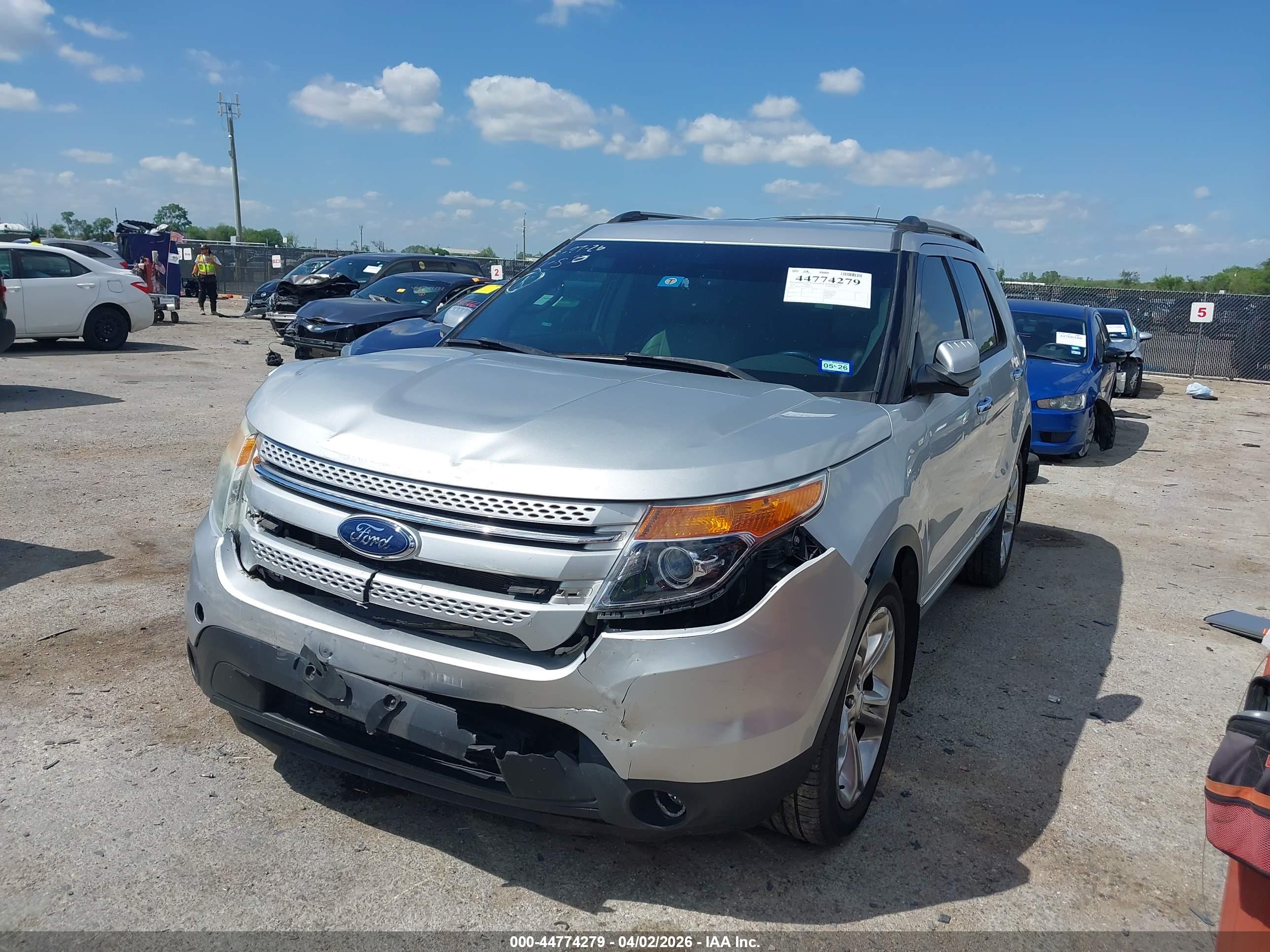 FORD EXPLORER image 2