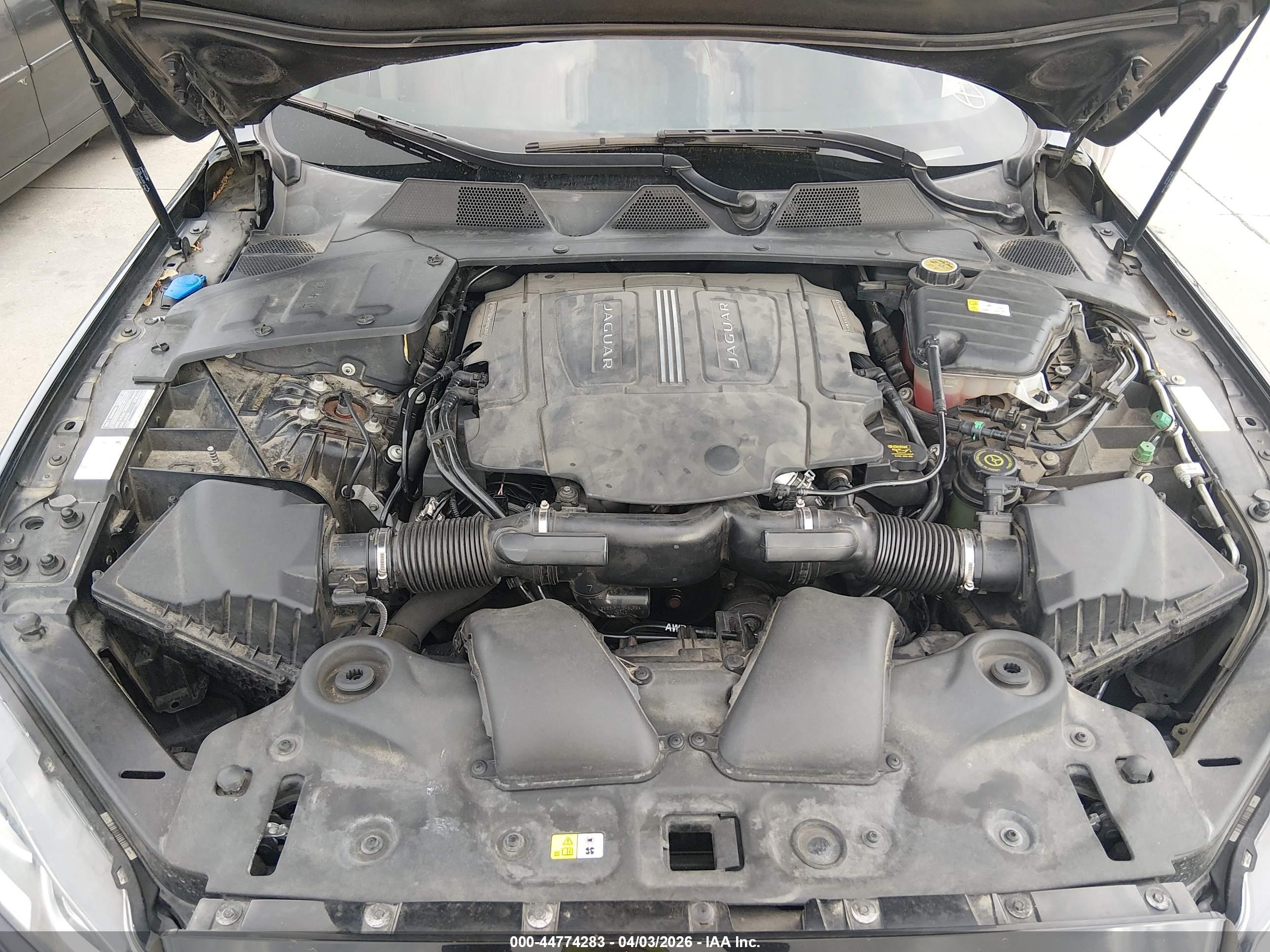 JAGUAR XJ image 10