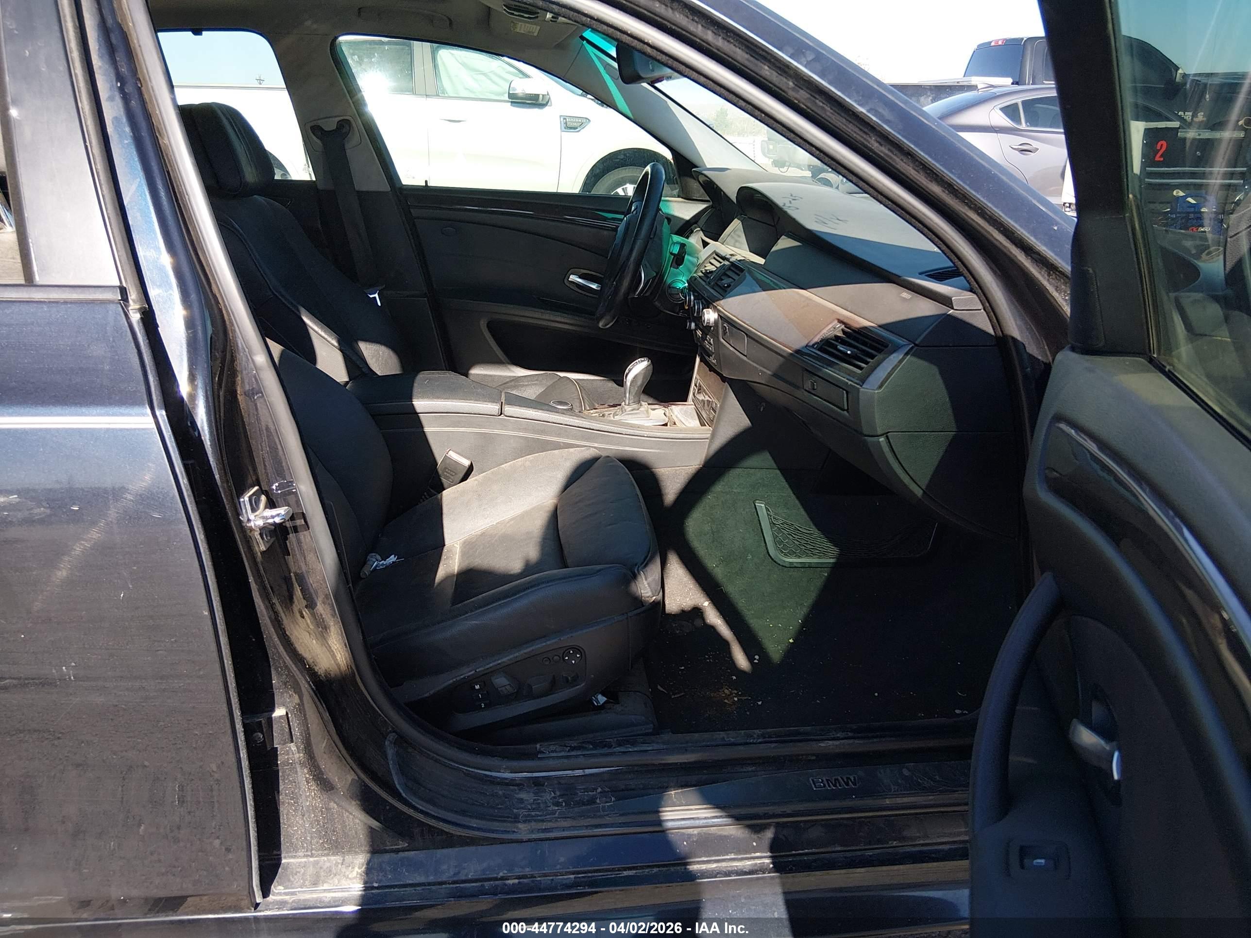 BMW 550I image 5