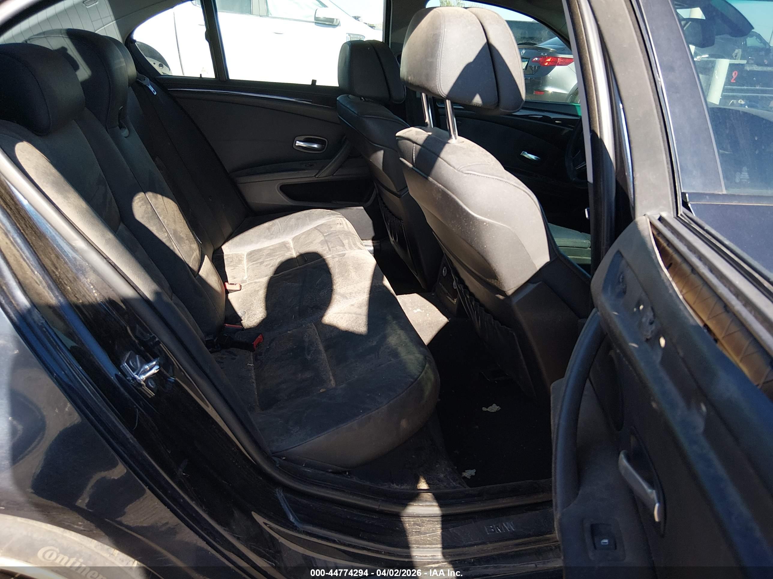 BMW 550I image 8