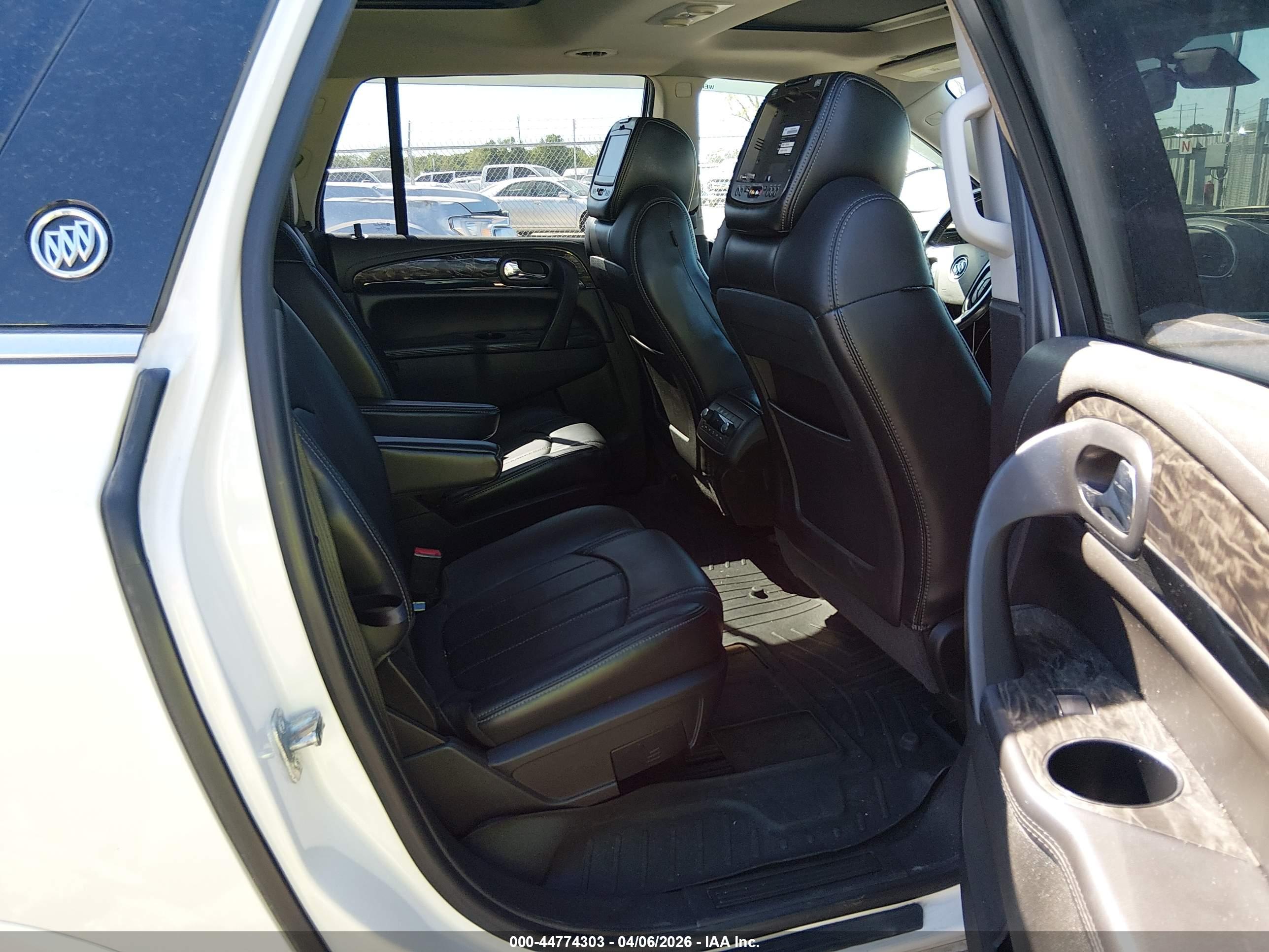 BUICK ENCLAVE image 8