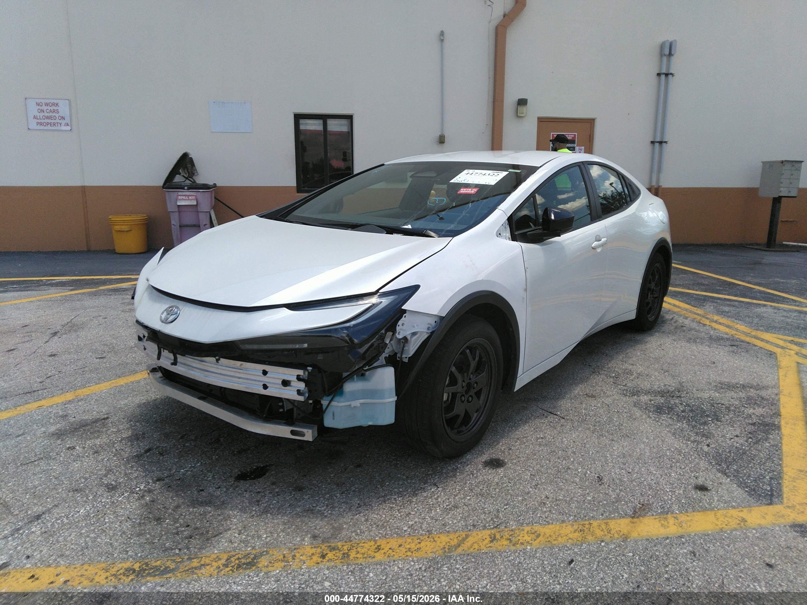 TOYOTA PRIUS image 2