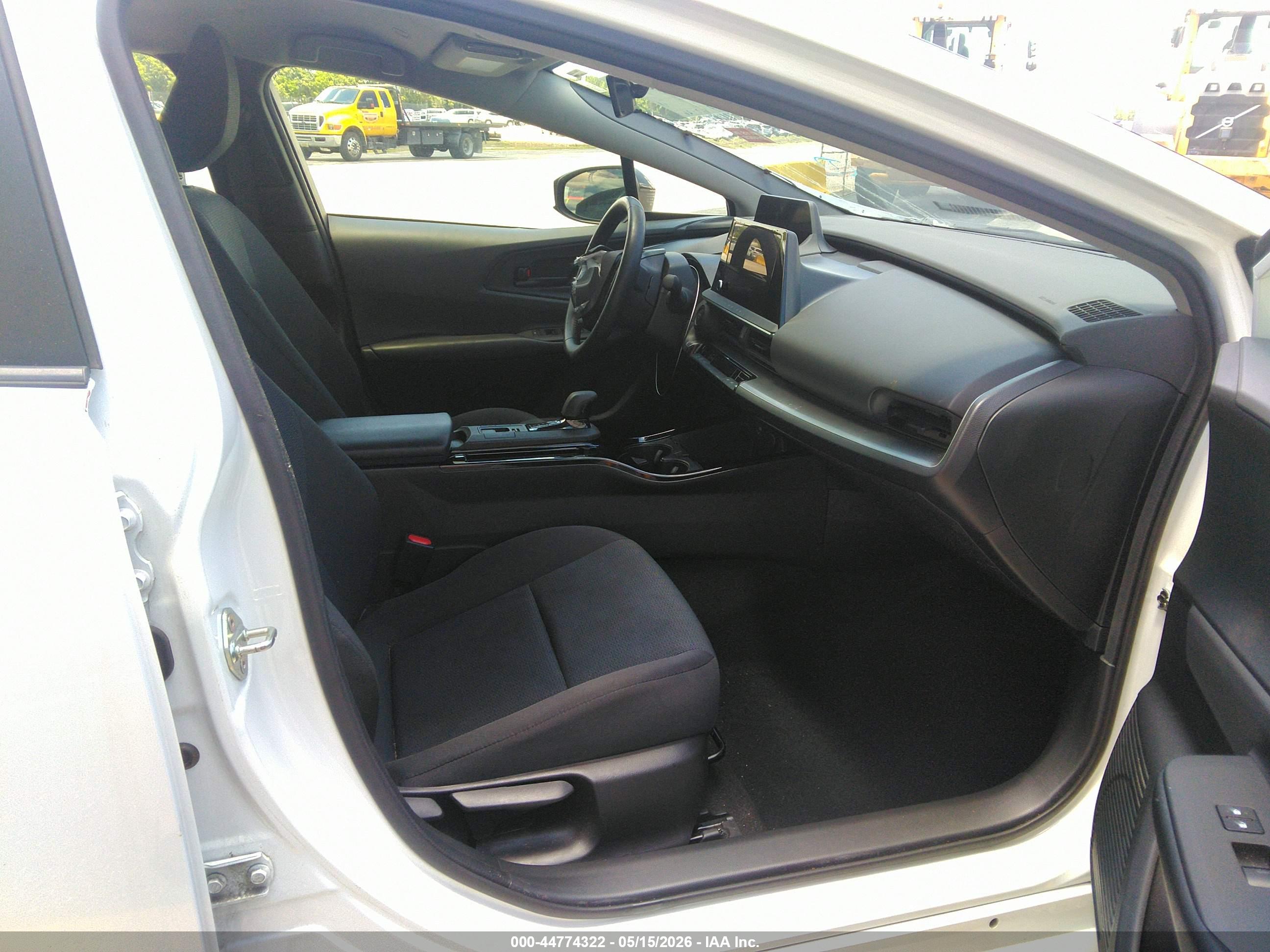 TOYOTA PRIUS image 5