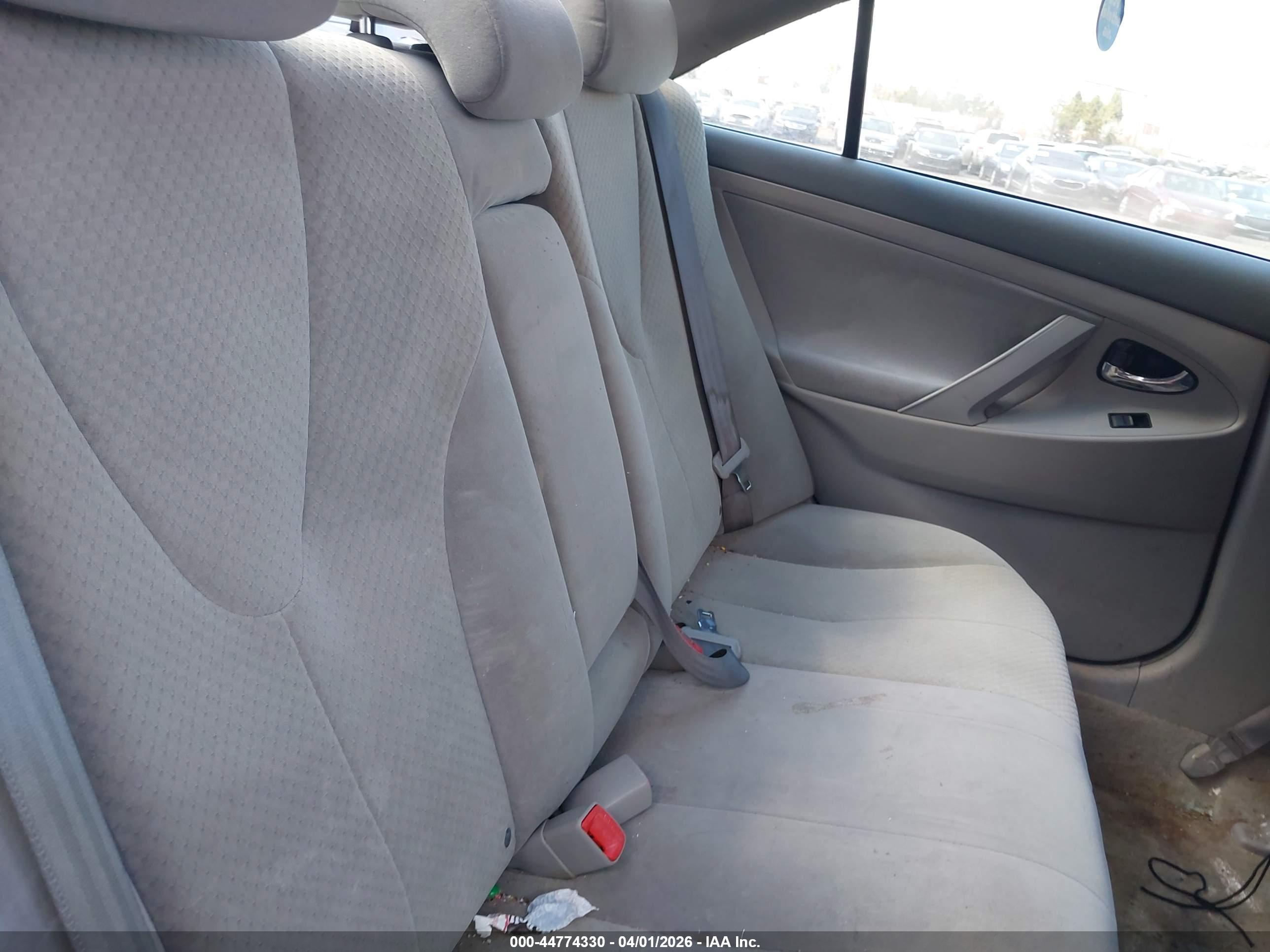 TOYOTA CAMRY image 8
