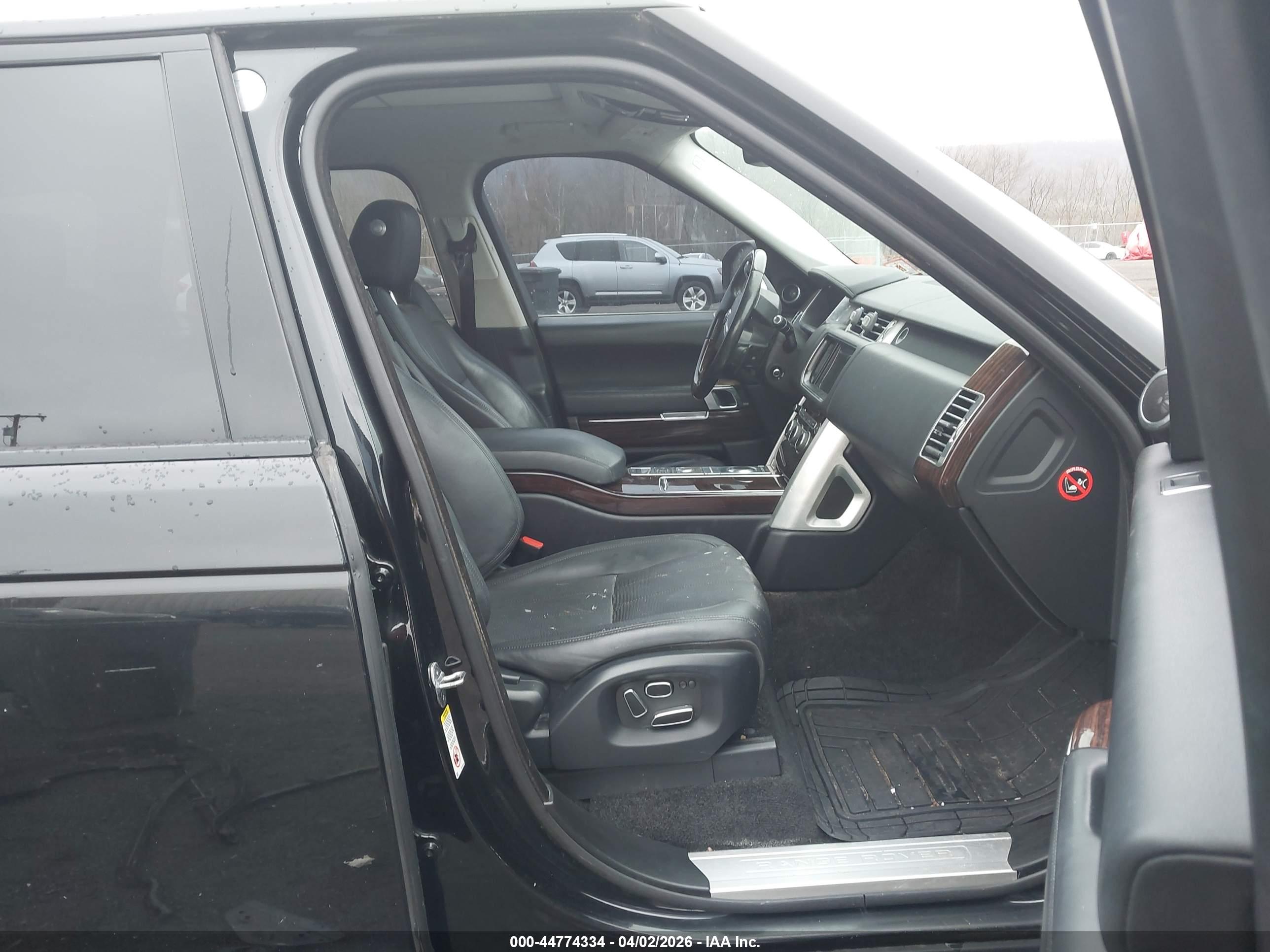 LAND ROVER image 5