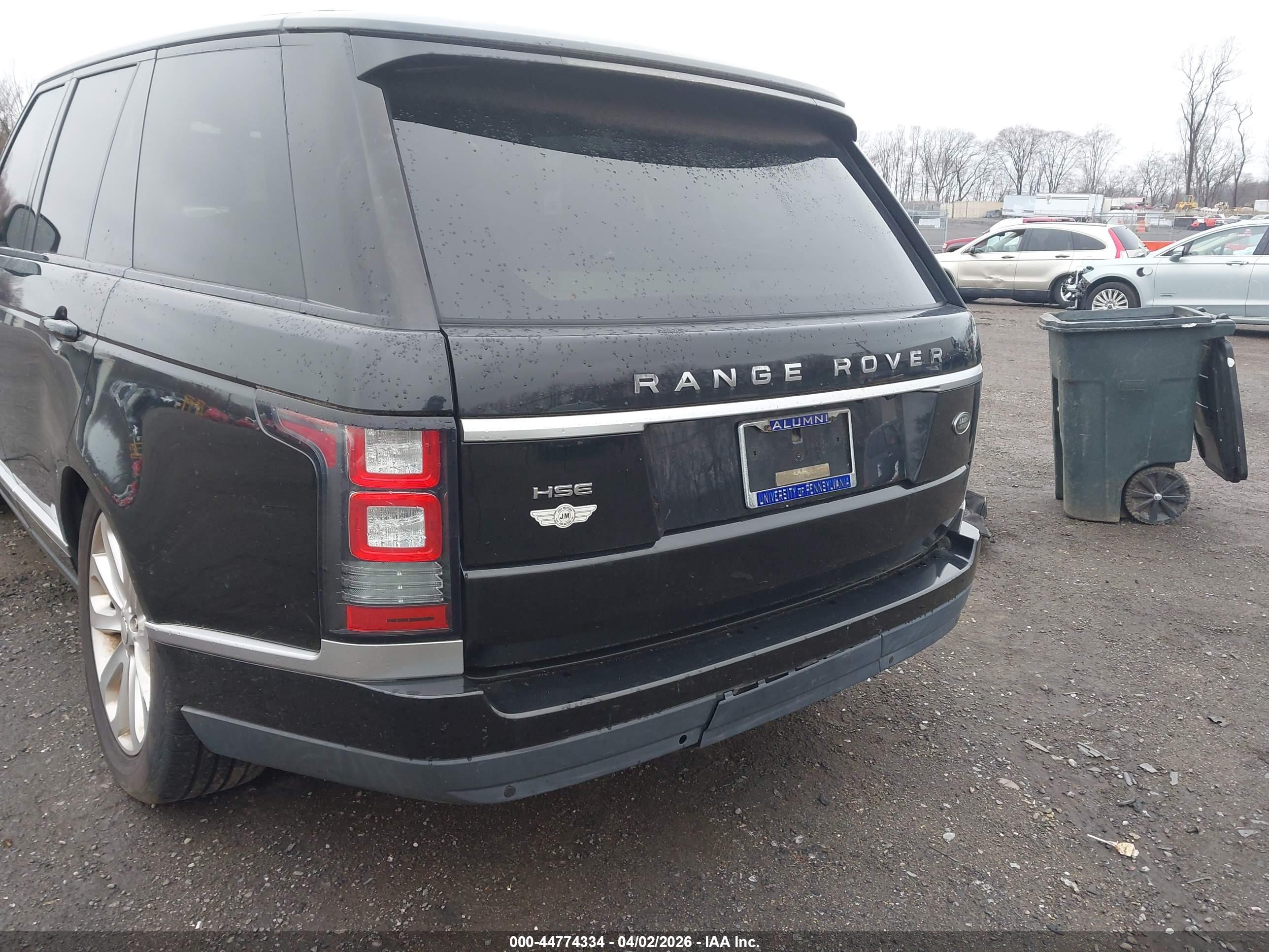 LAND ROVER image 6