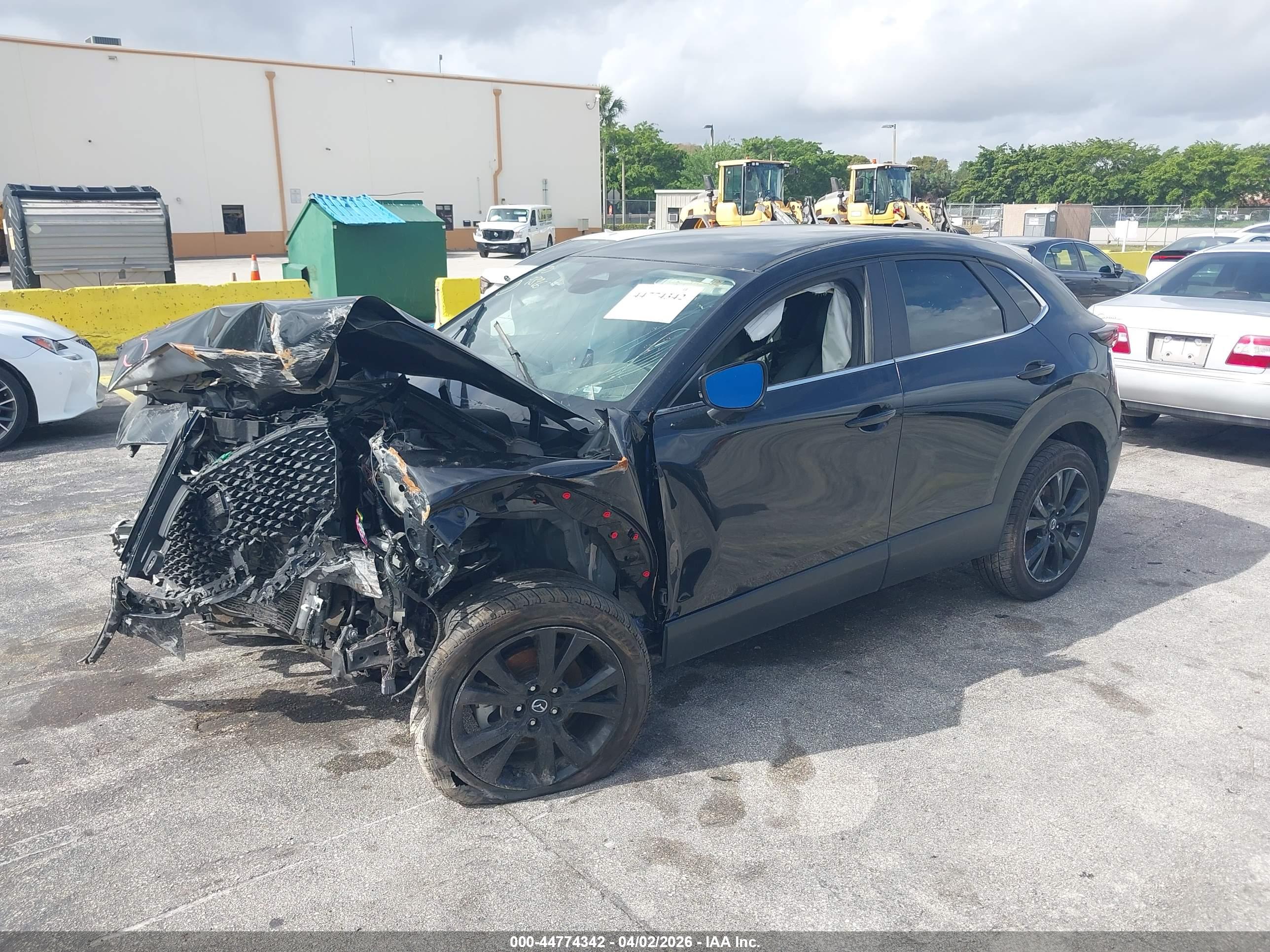 MAZDA CX-30 image 2