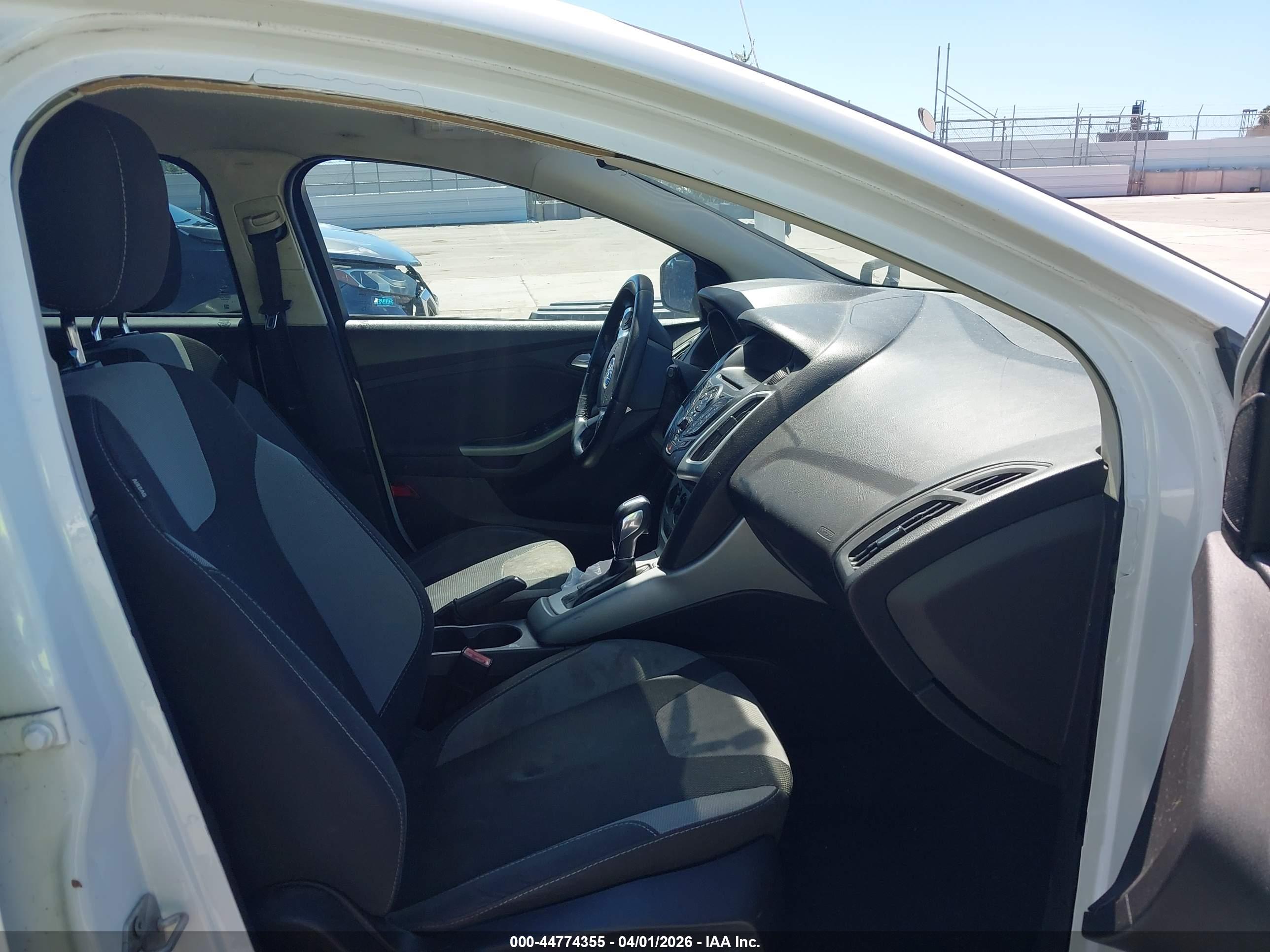 FORD FOCUS image 5