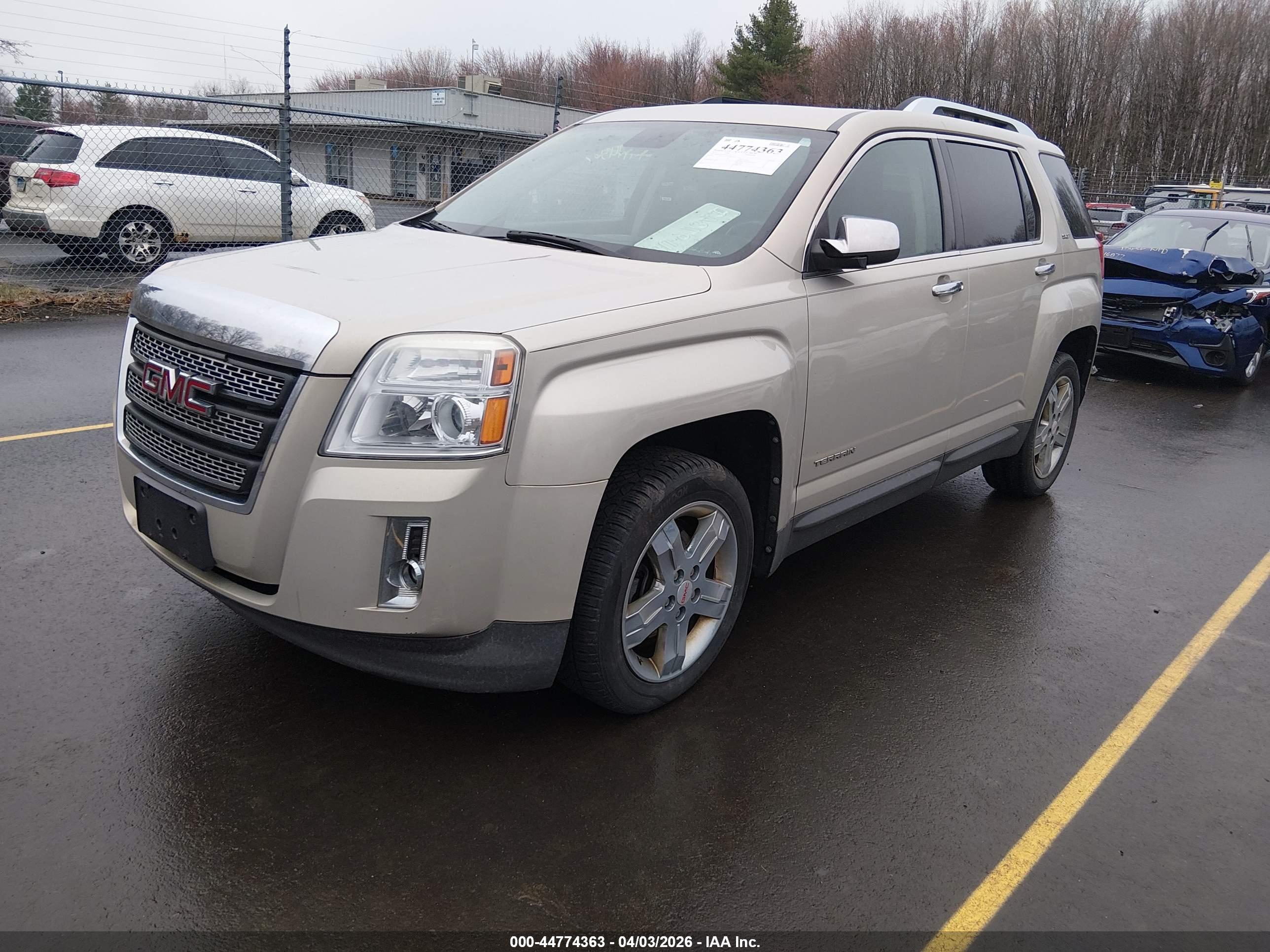 GMC TERRAIN image 2