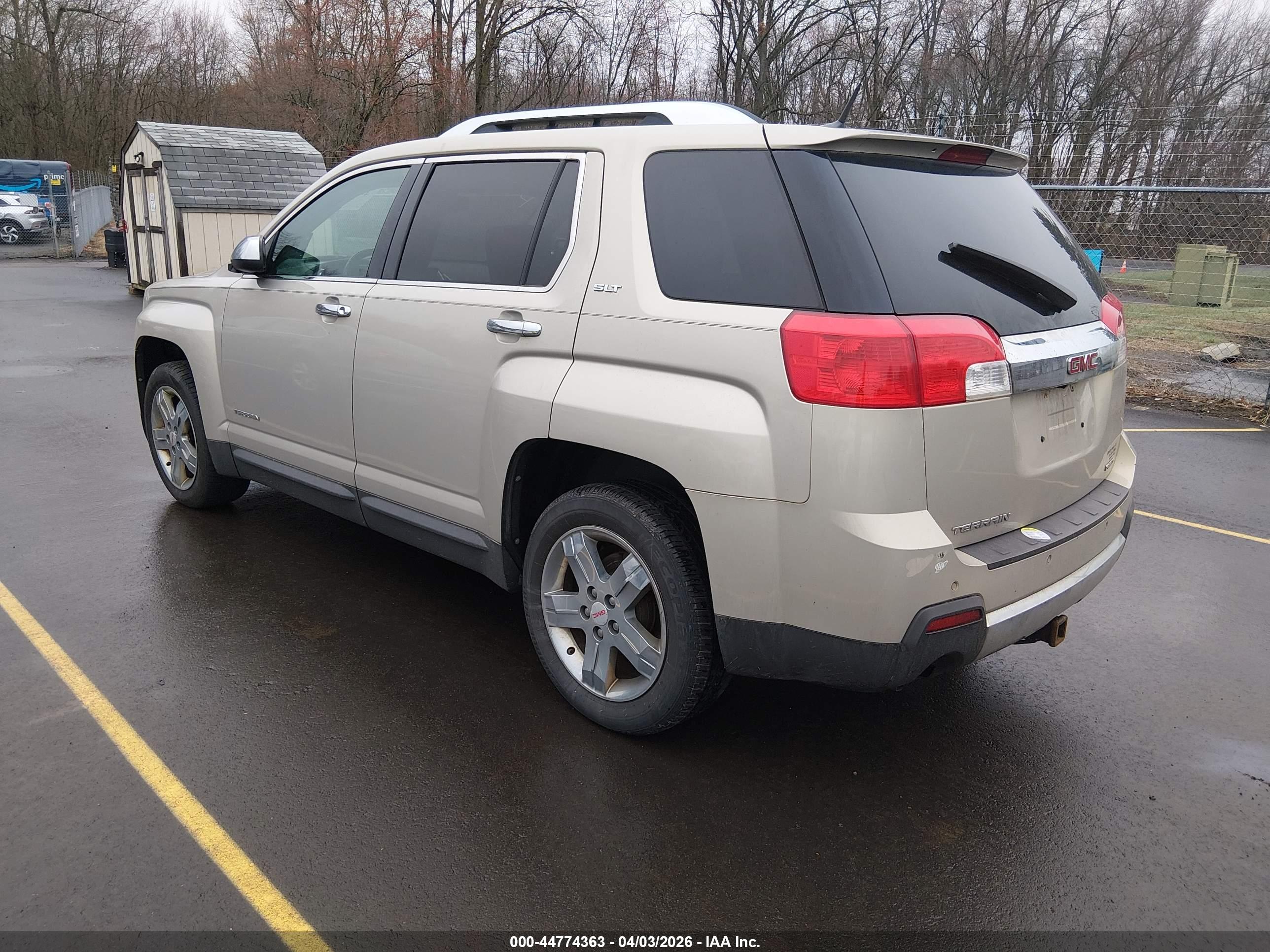 GMC TERRAIN image 3