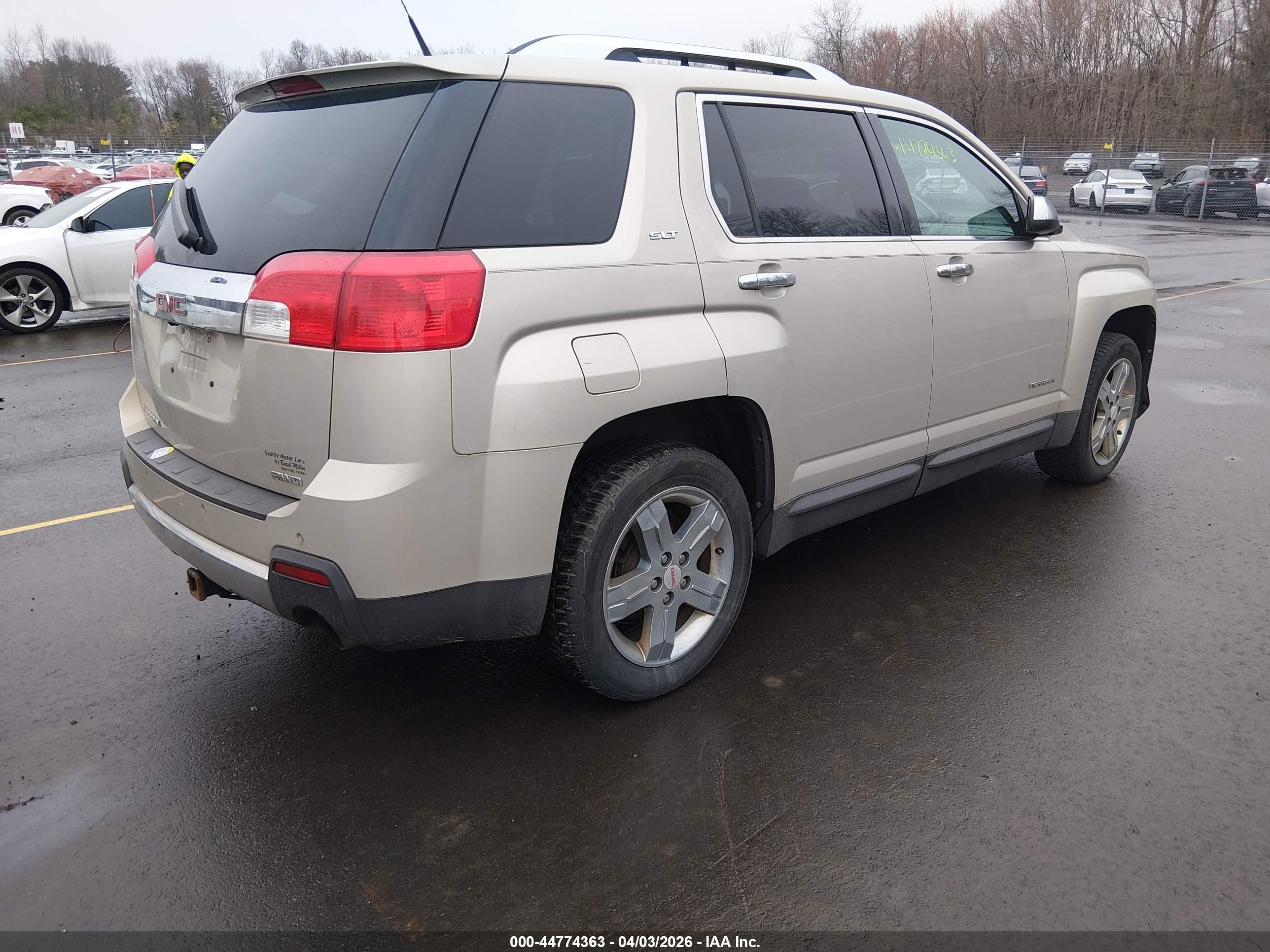 GMC TERRAIN image 4
