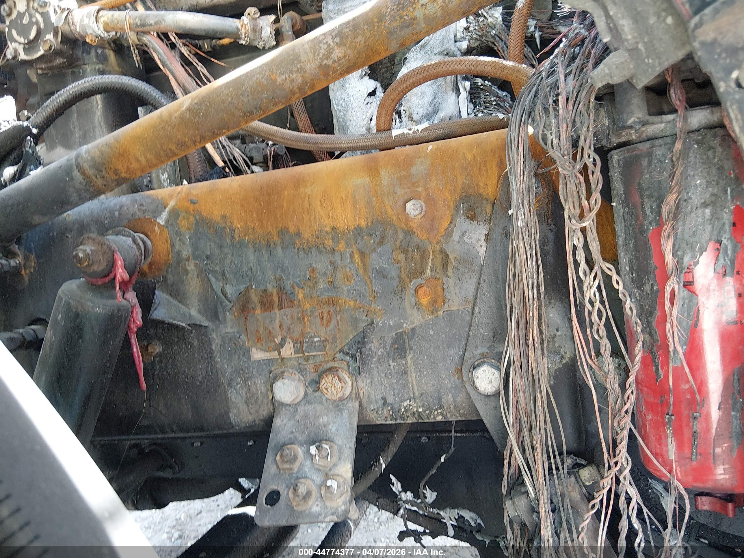 PETERBILT 379 image 9
