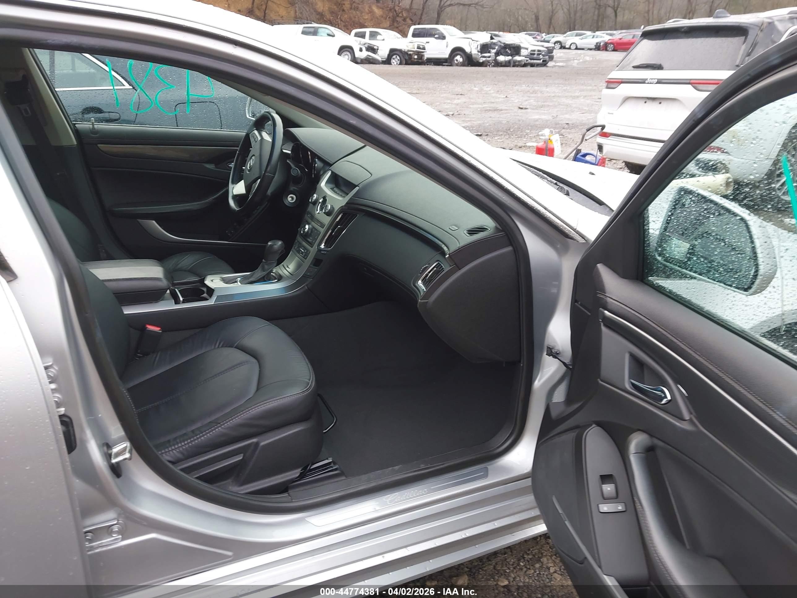 CADILLAC CTS image 5