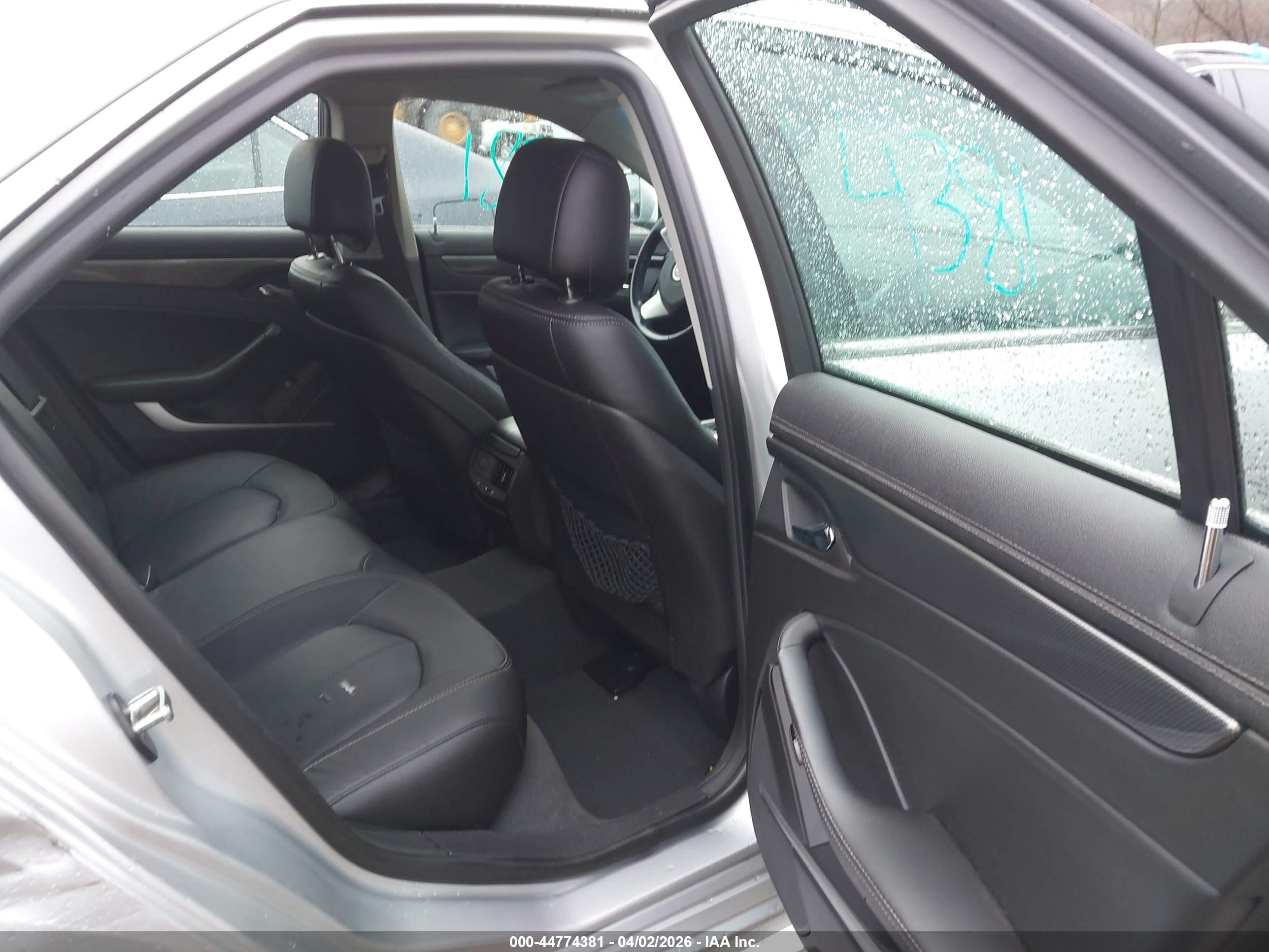 CADILLAC CTS image 8