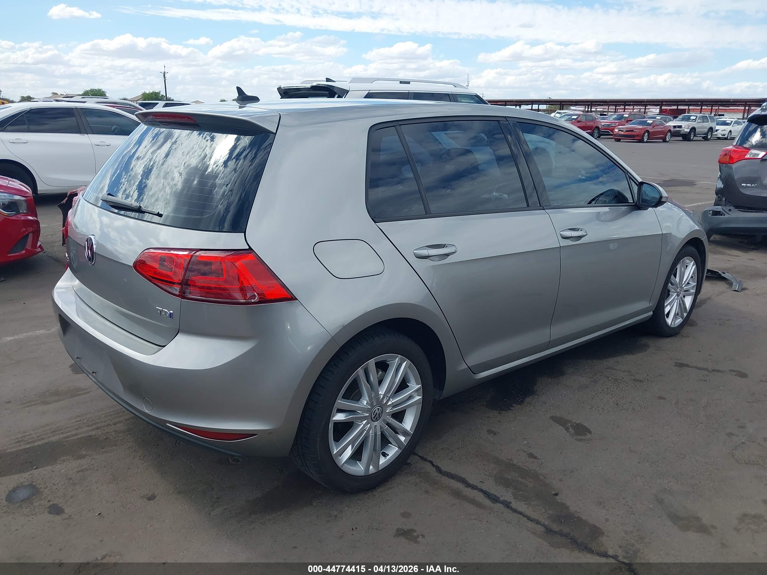 VOLKSWAGEN GOLF image 4