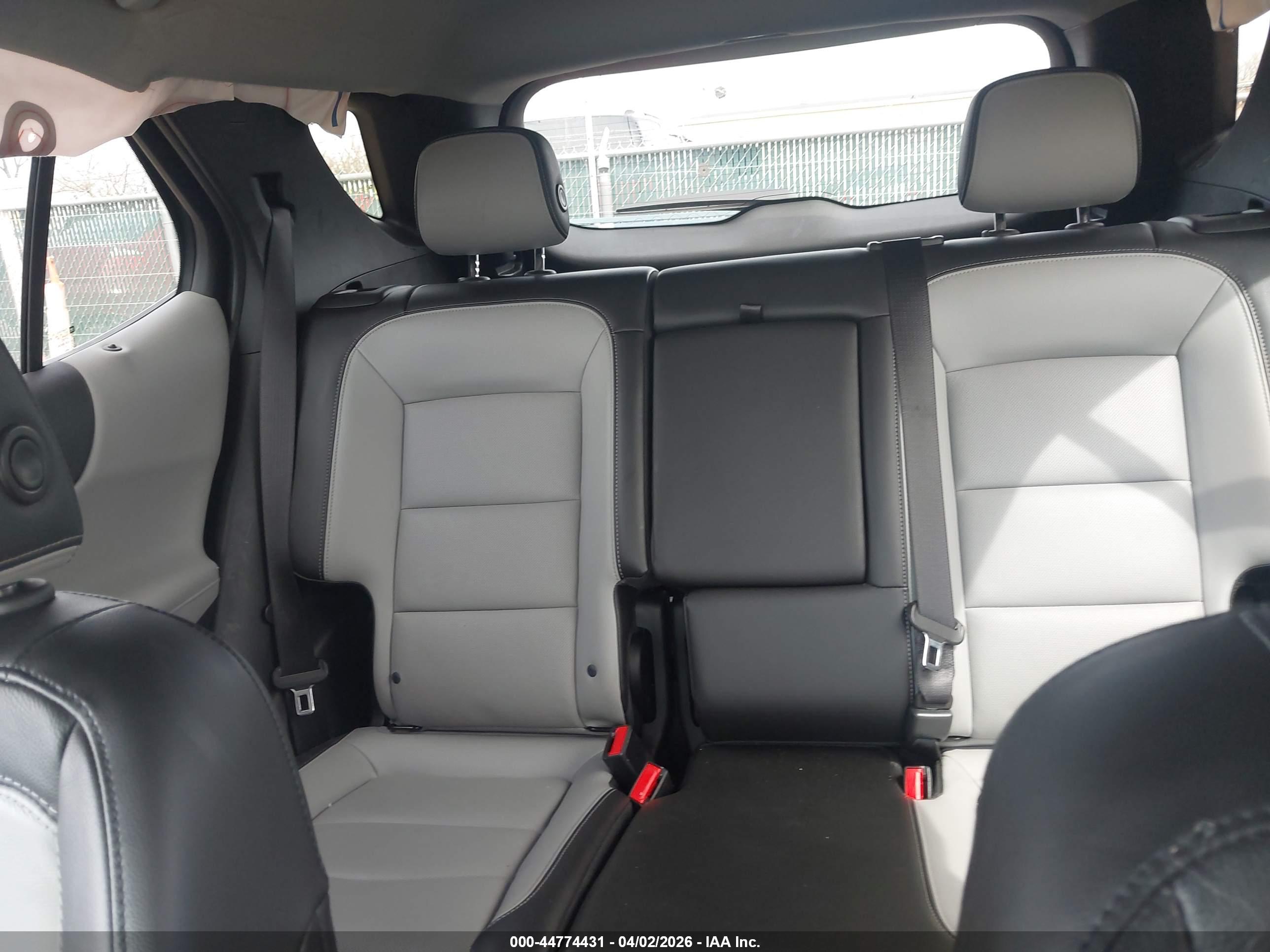 CHEVROLET EQUINOX image 8