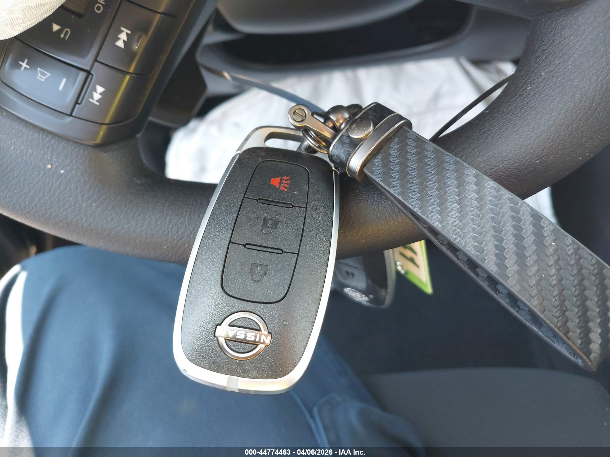 NISSAN ROGUE image 11