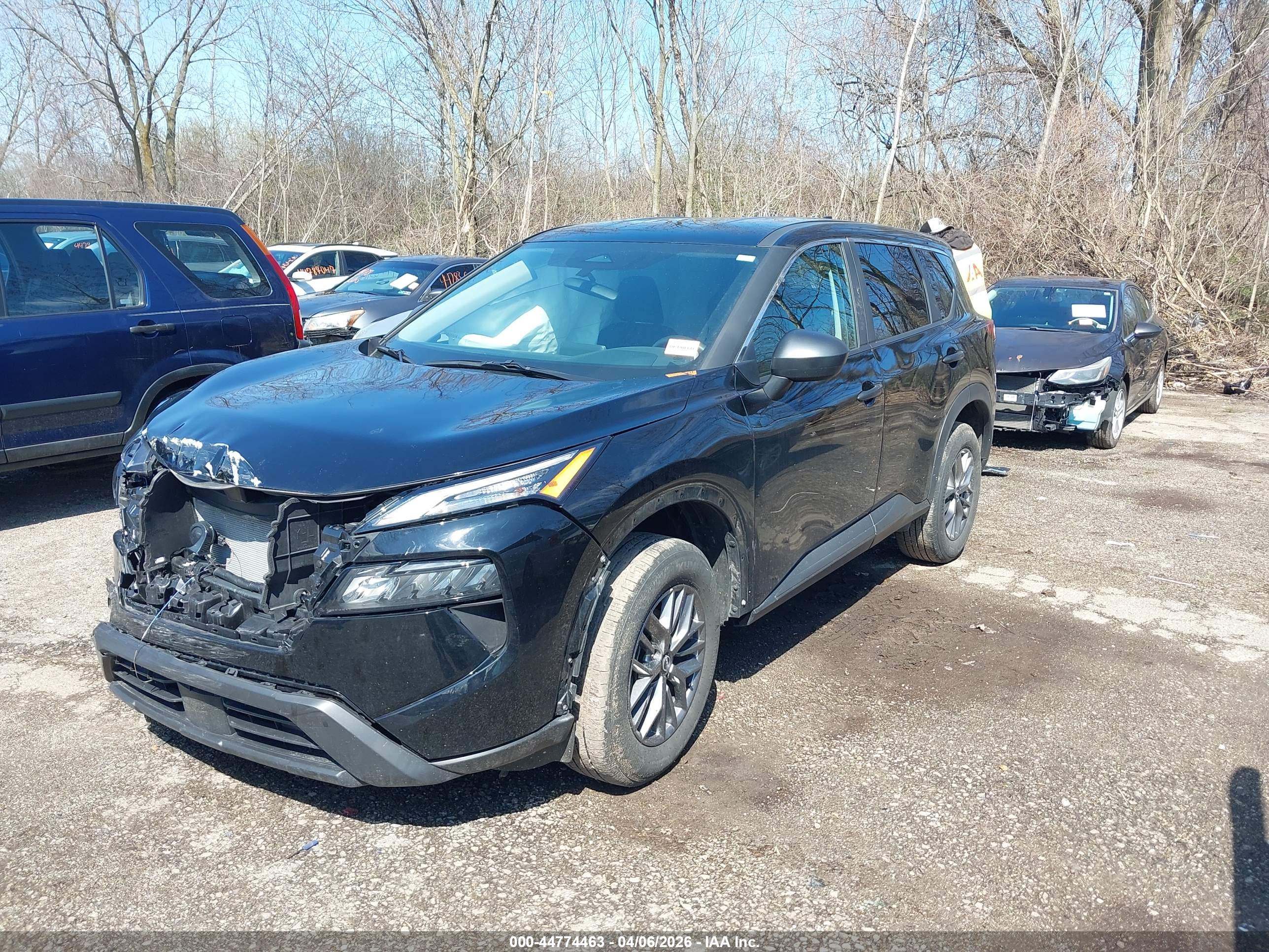 NISSAN ROGUE image 2