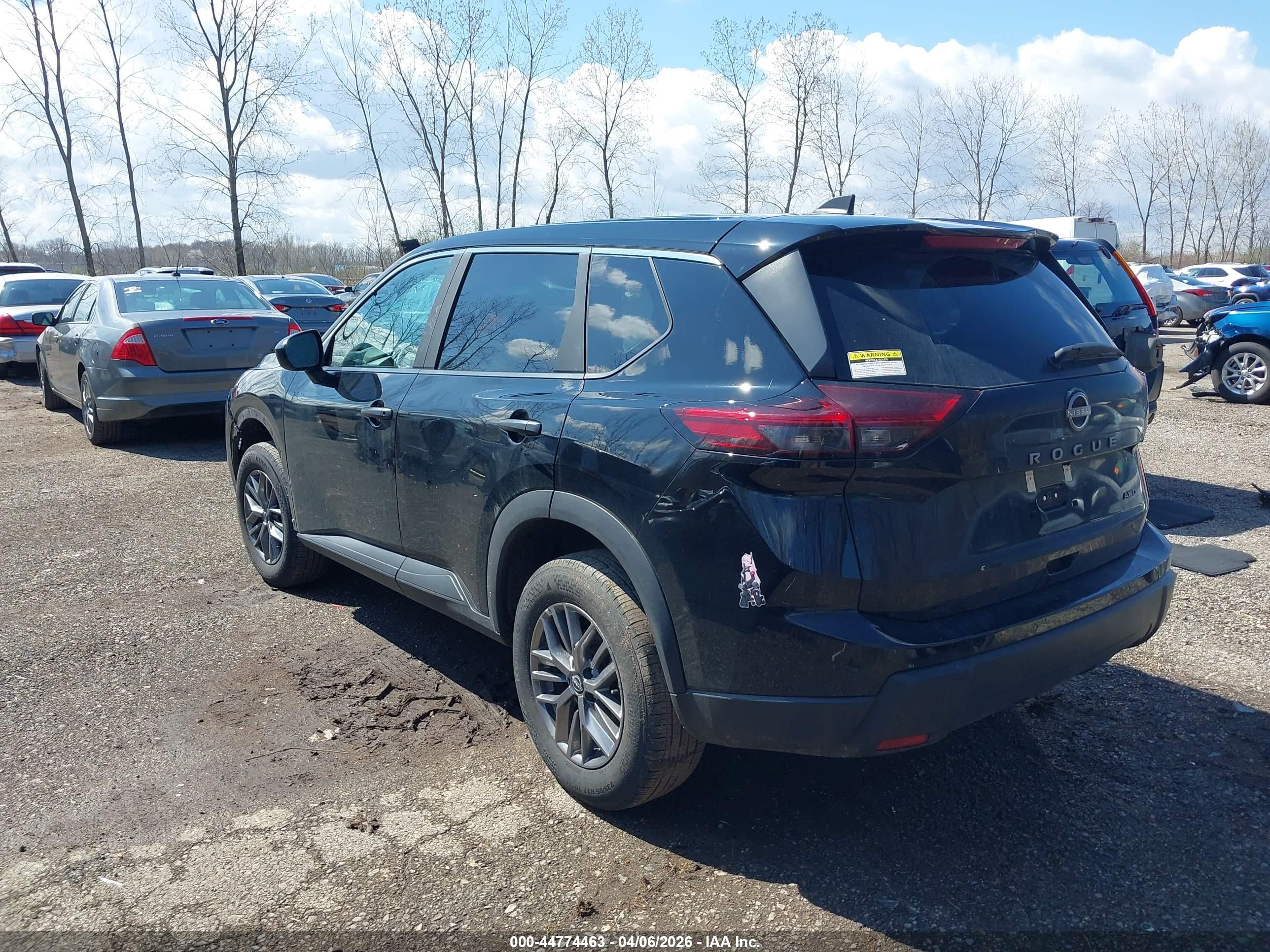NISSAN ROGUE image 3