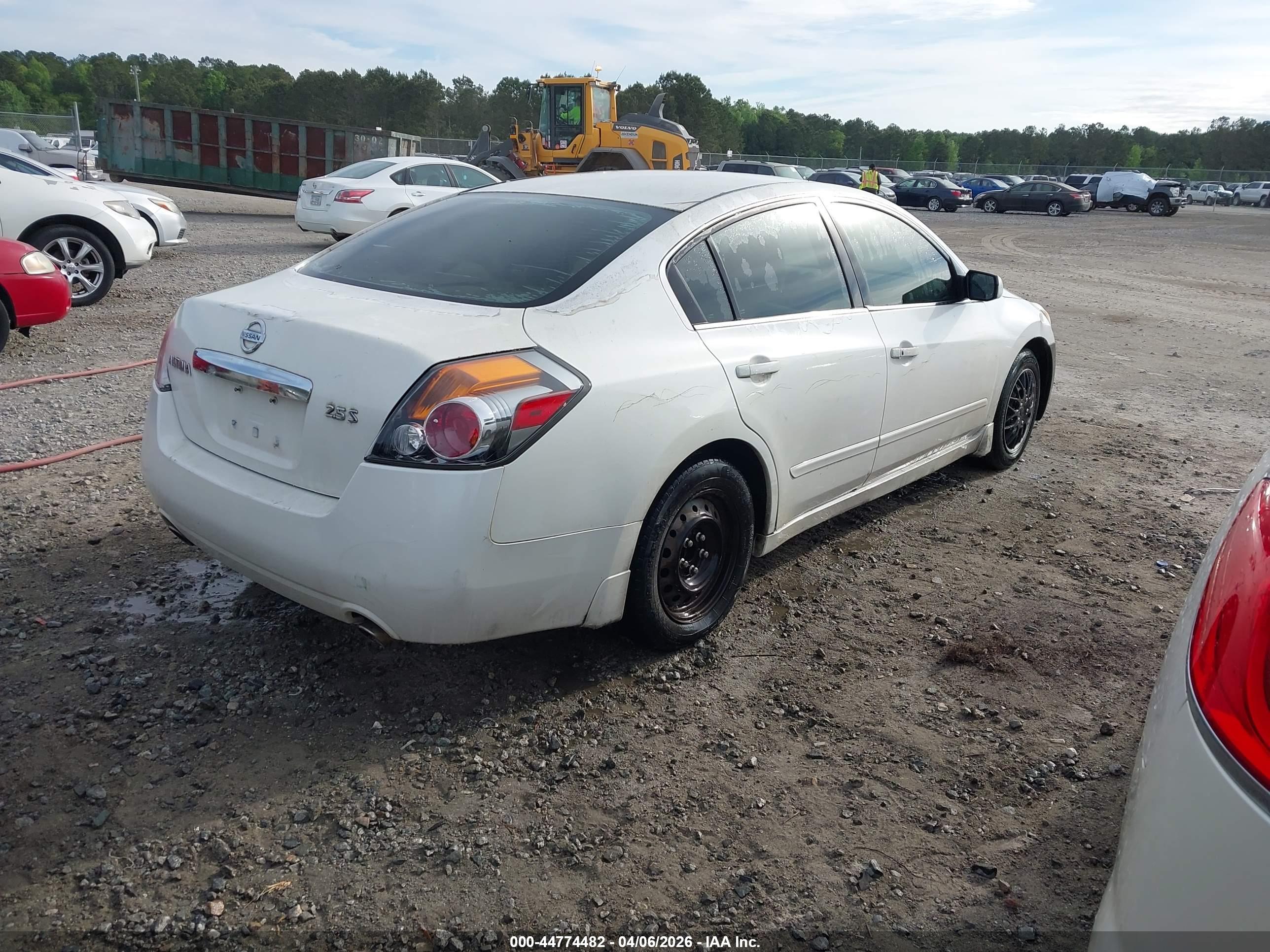 NISSAN ALTIMA image 4