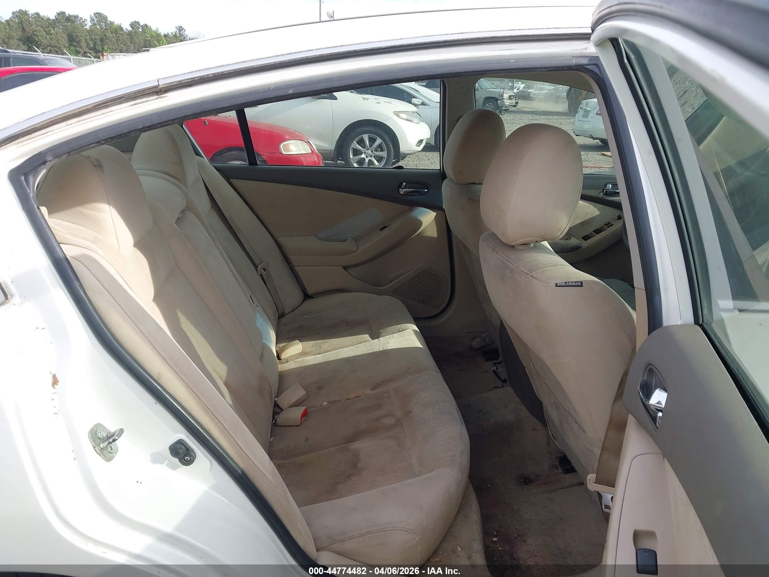 NISSAN ALTIMA image 8