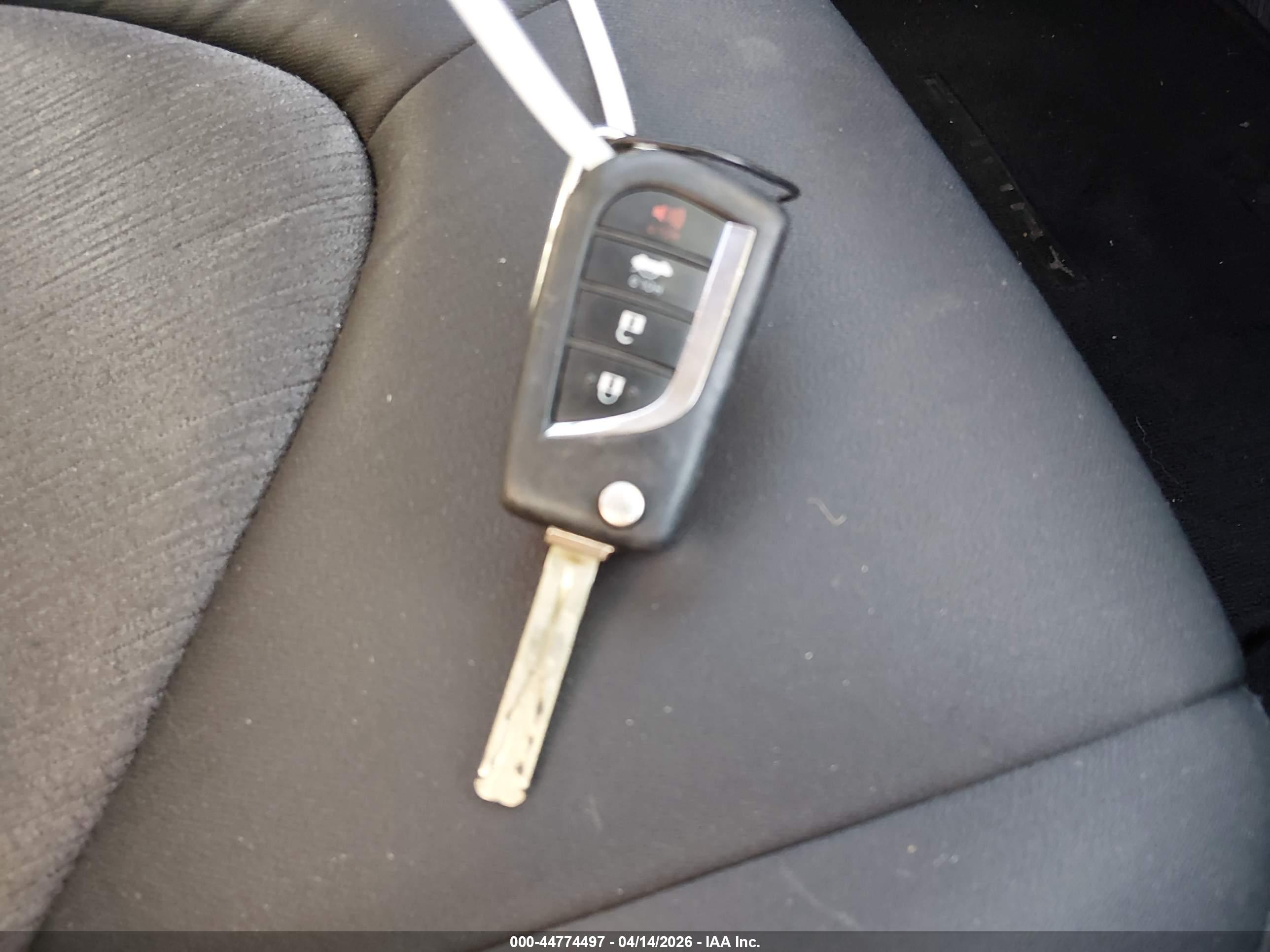 TOYOTA CAMRY image 11