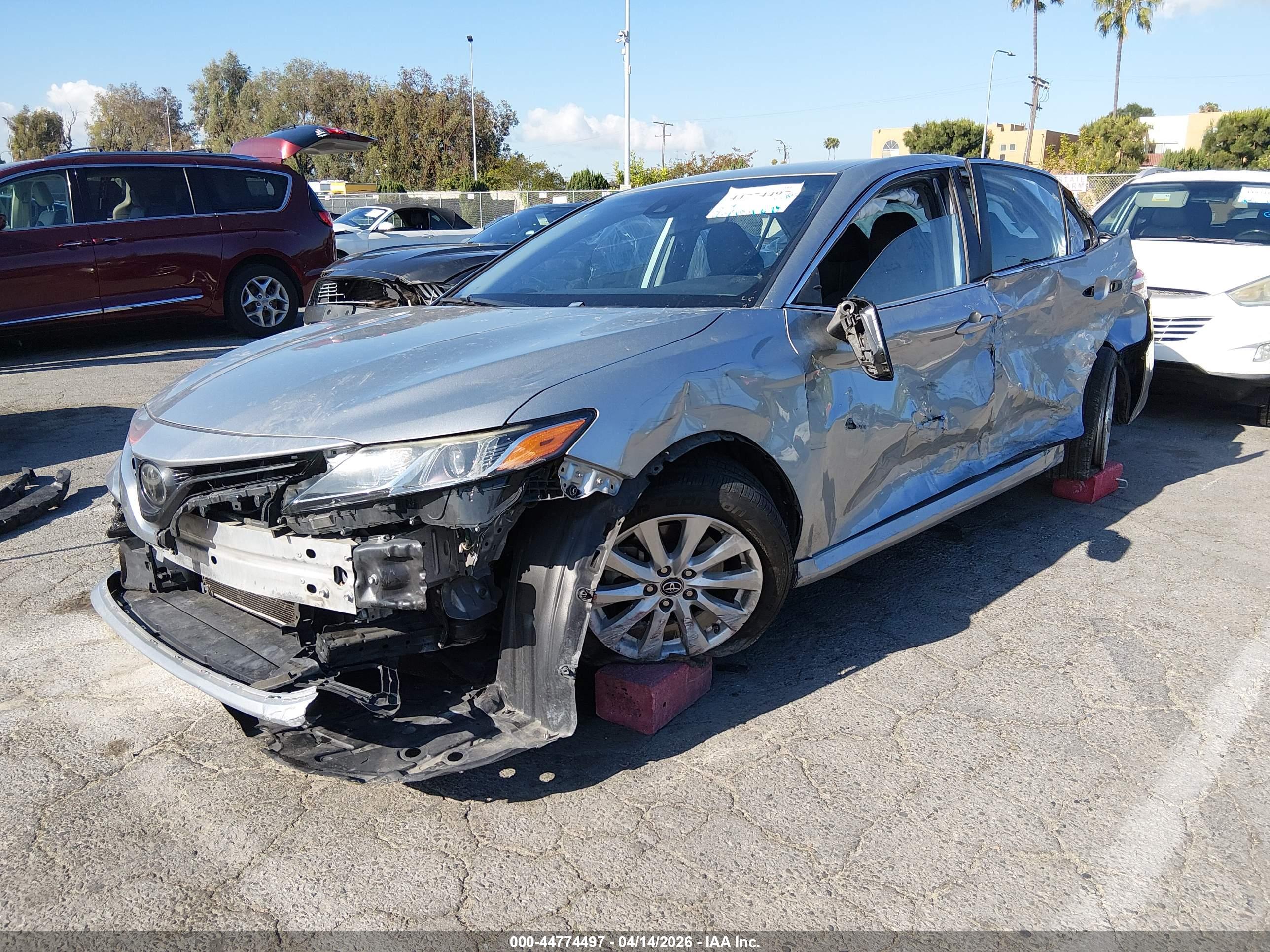 TOYOTA CAMRY image 2