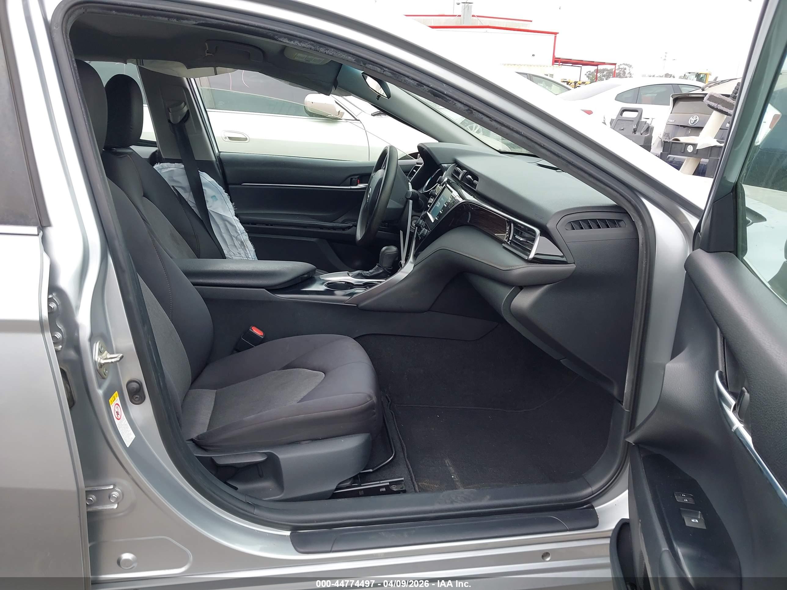 TOYOTA CAMRY image 5
