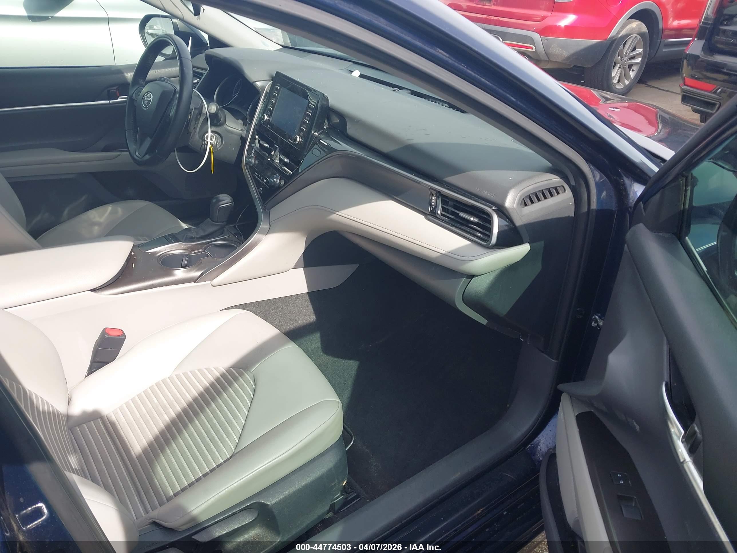 TOYOTA CAMRY image 5