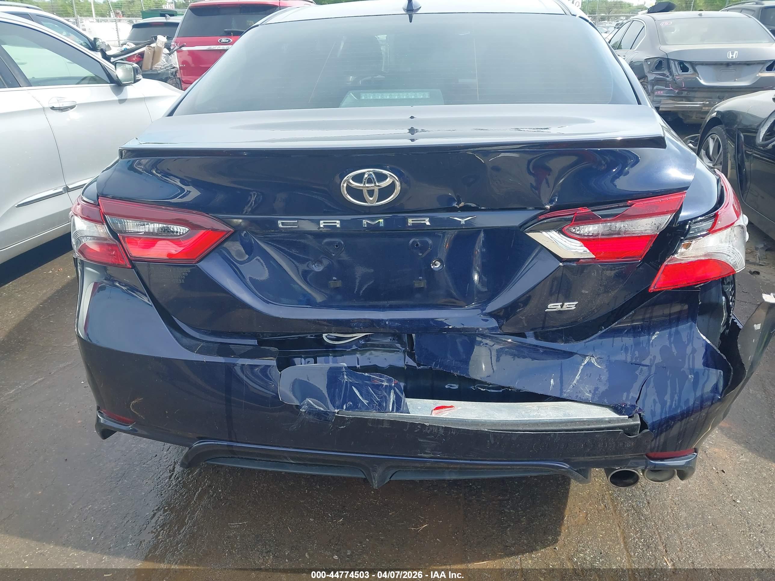 TOYOTA CAMRY image 6