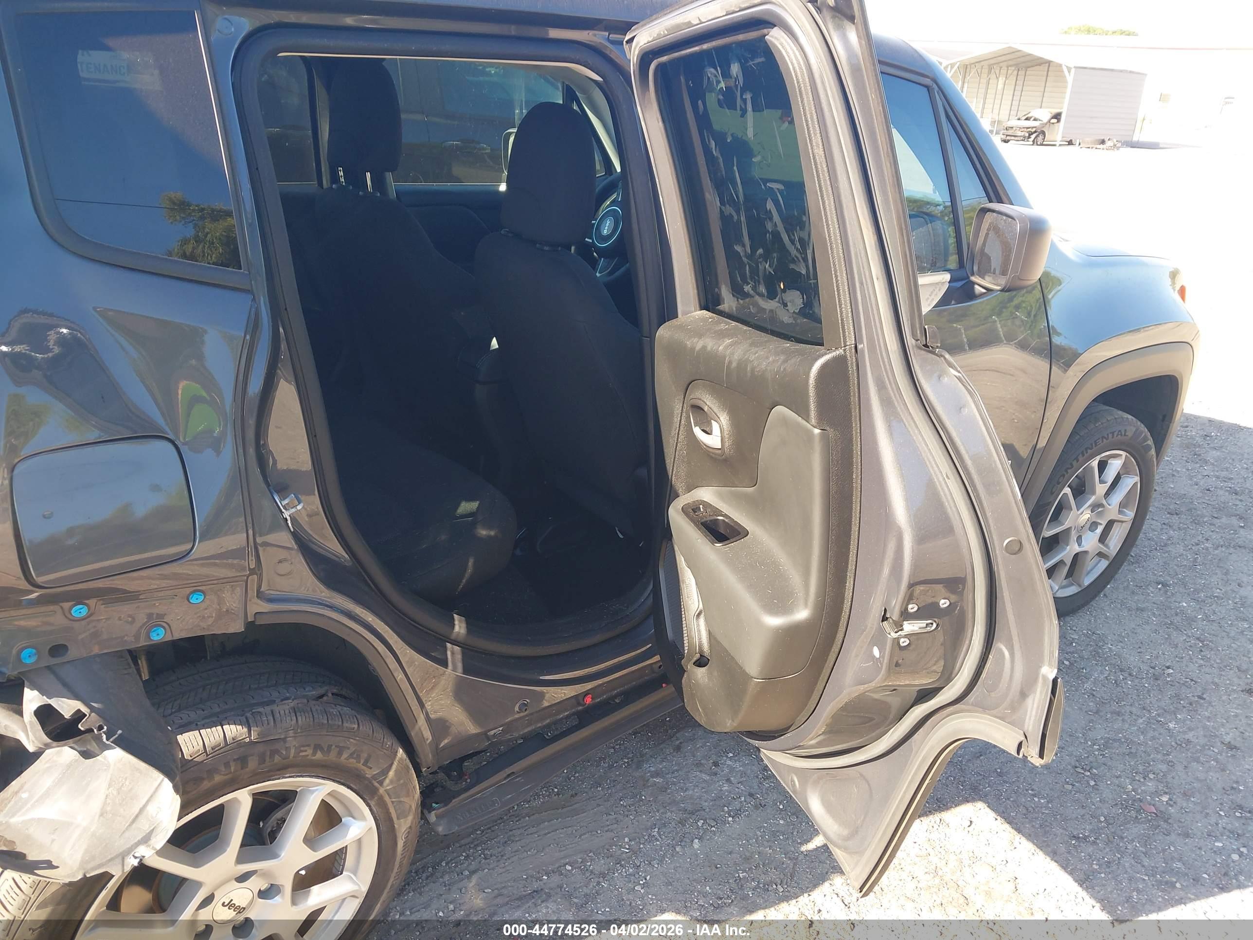JEEP RENEGADE image 8