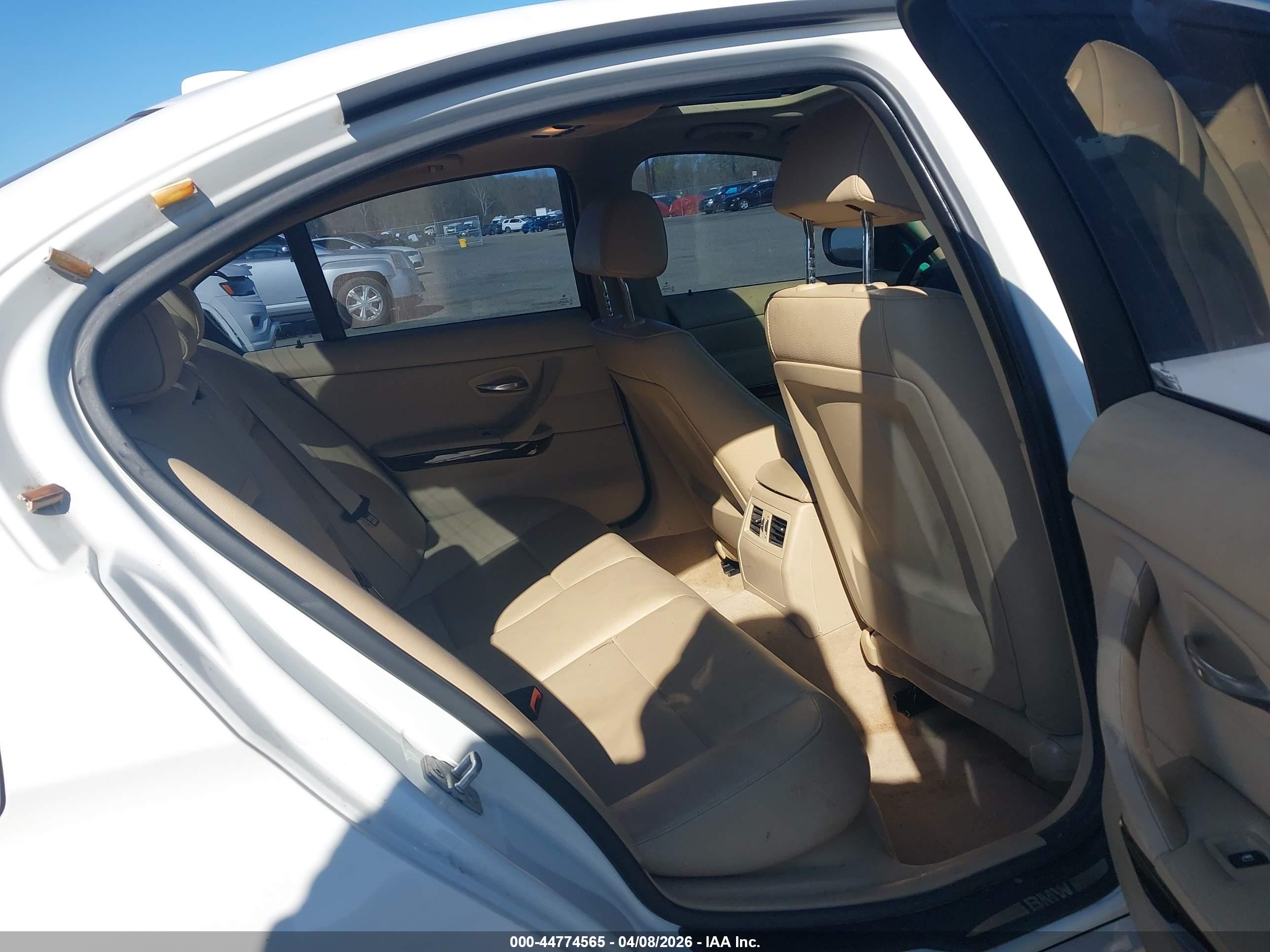 BMW 328I image 8