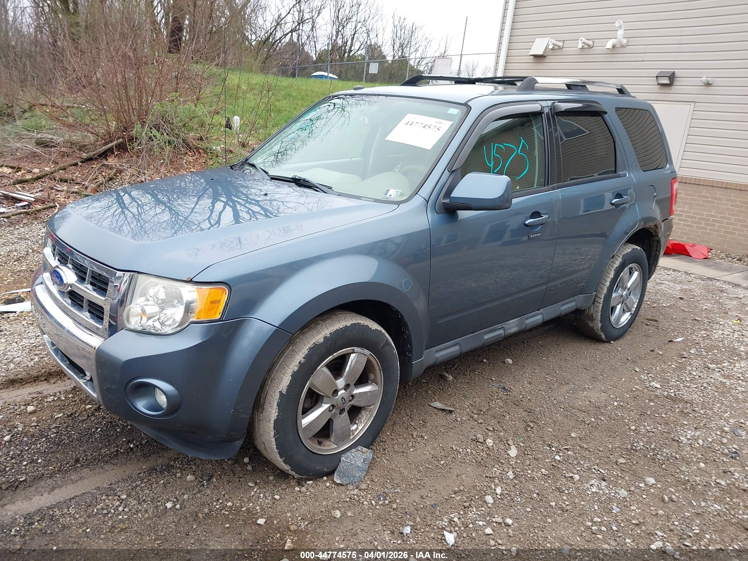 FORD ESCAPE image 2