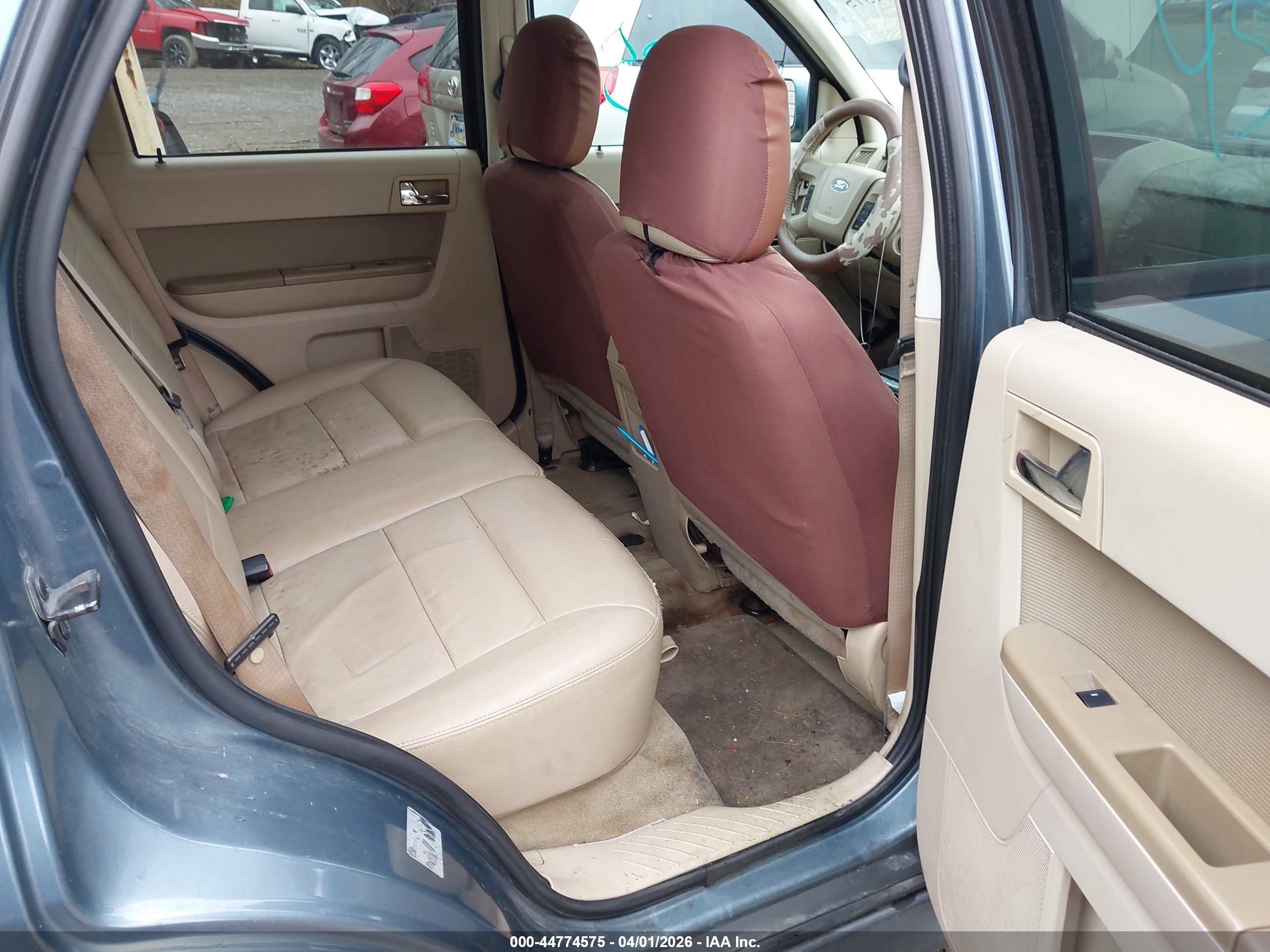 FORD ESCAPE image 8