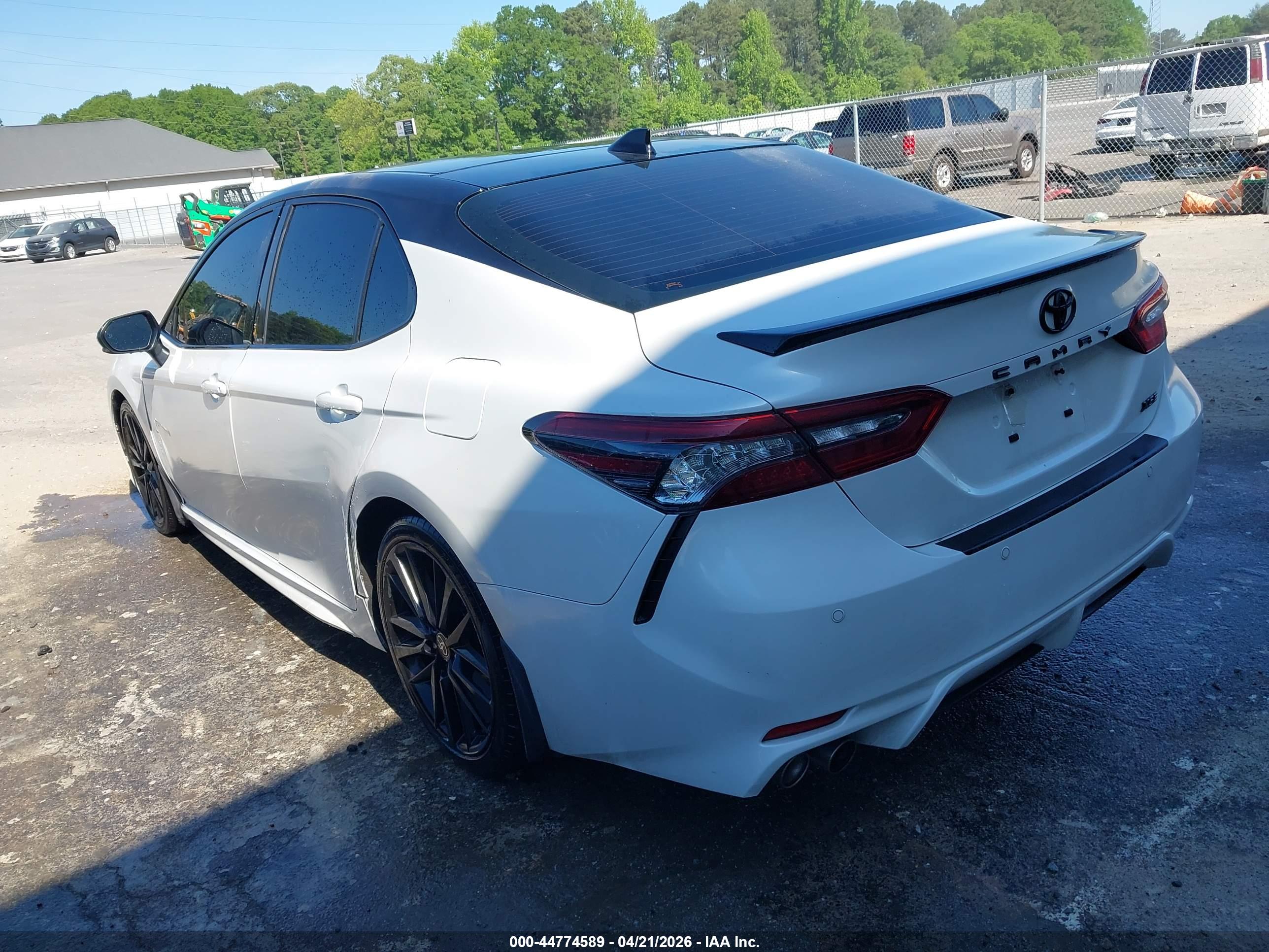 TOYOTA CAMRY image 3