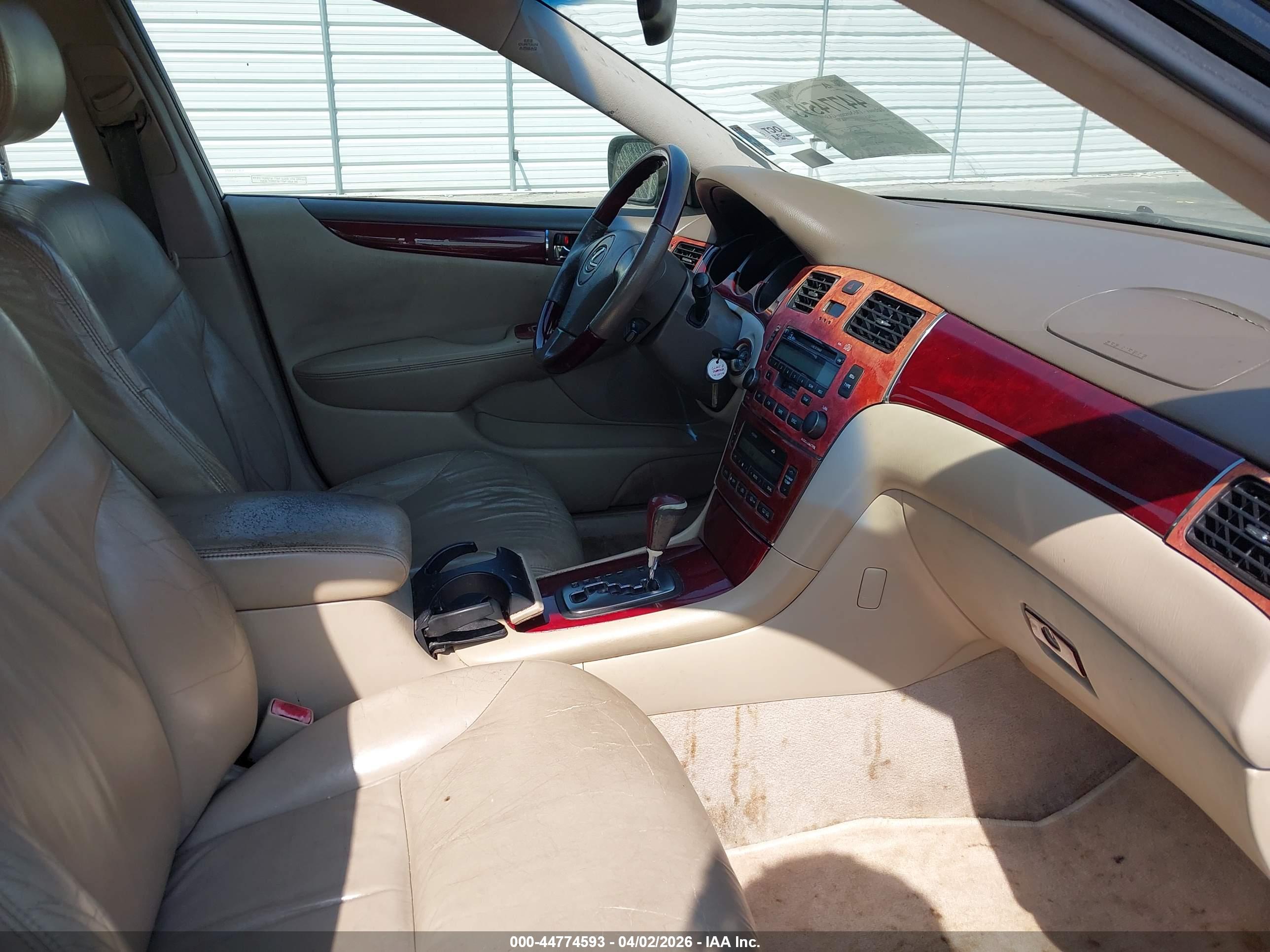 LEXUS ES image 5