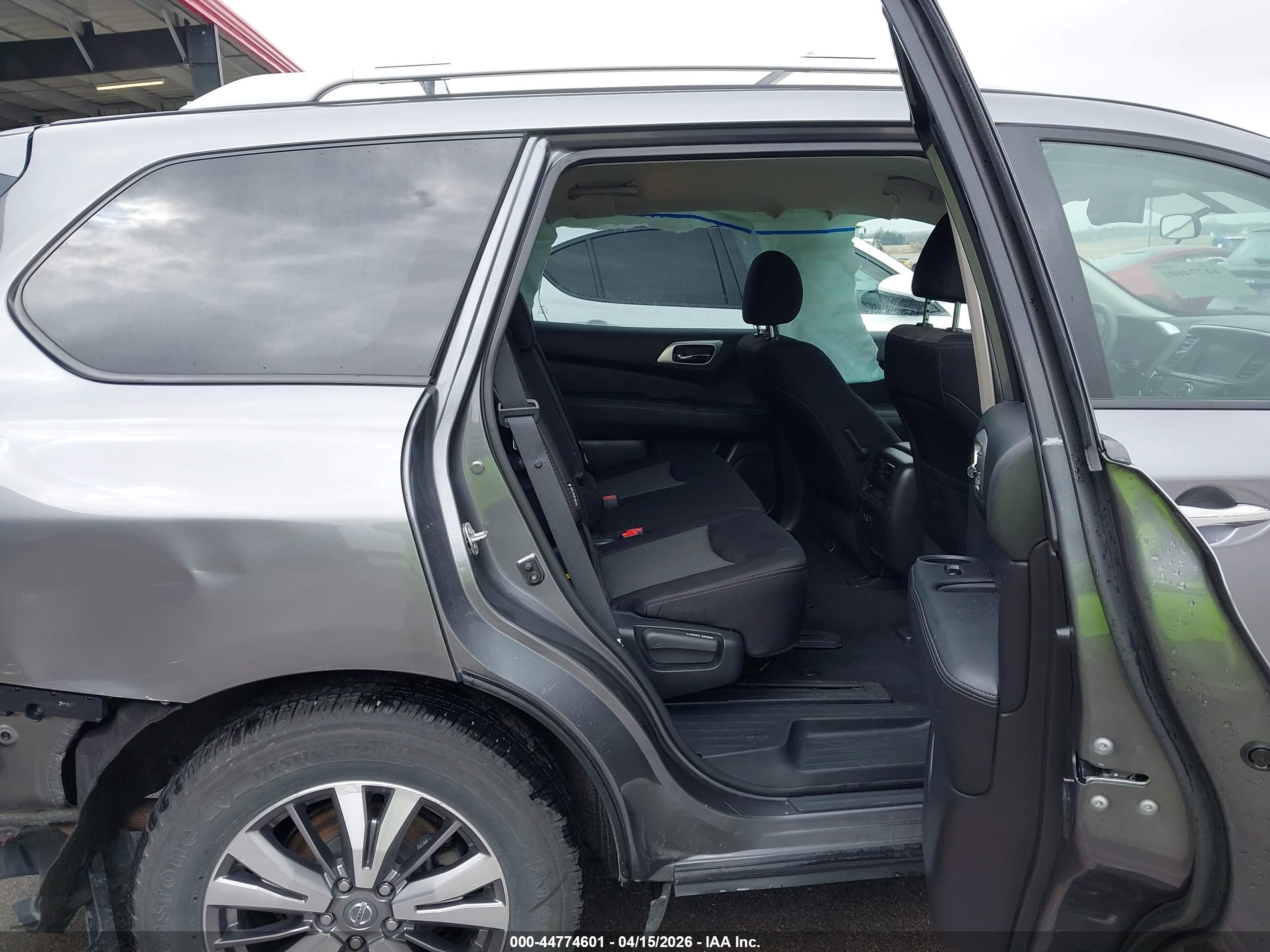 NISSAN PATHFINDER image 8