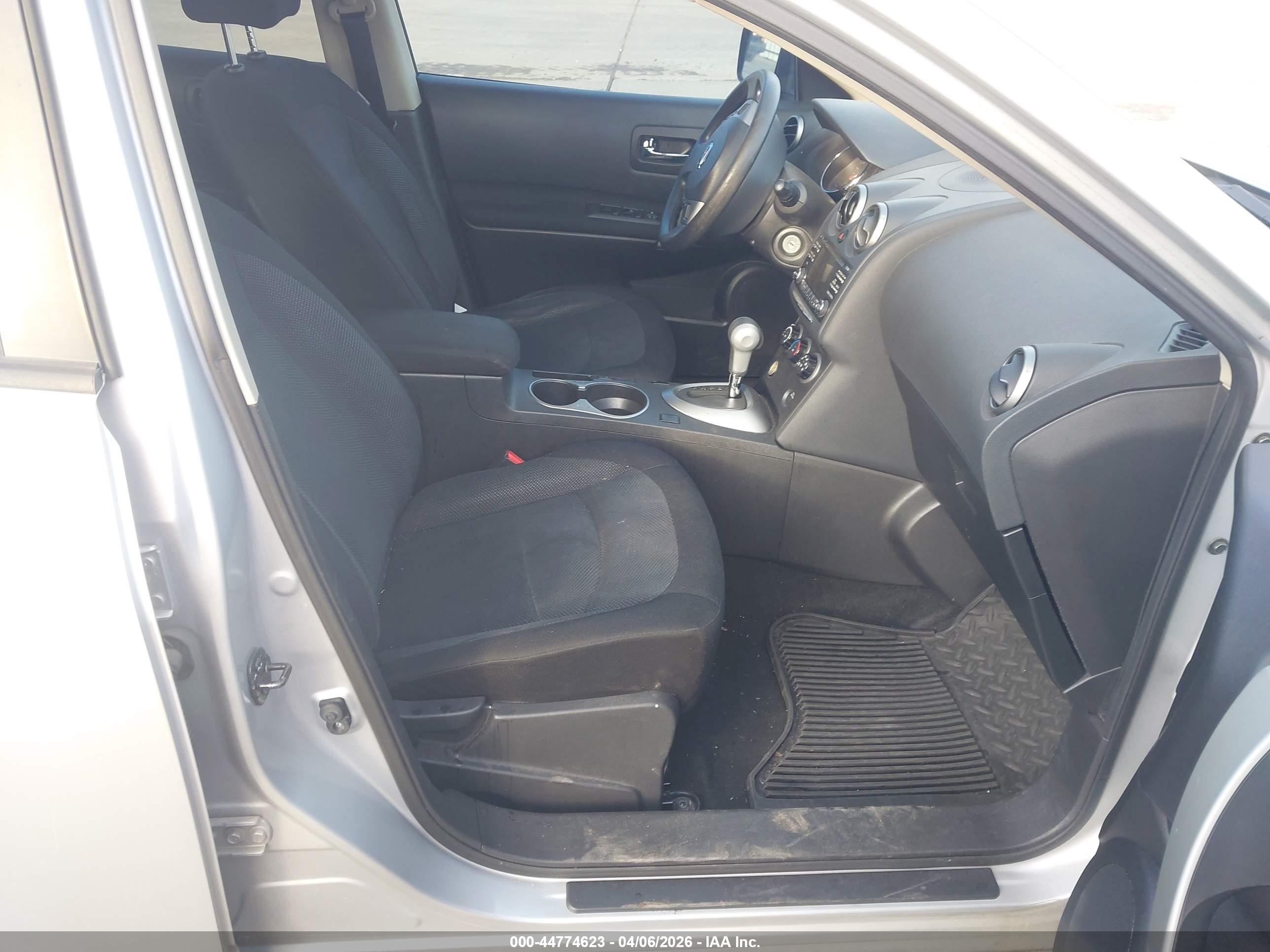 NISSAN ROGUE image 5