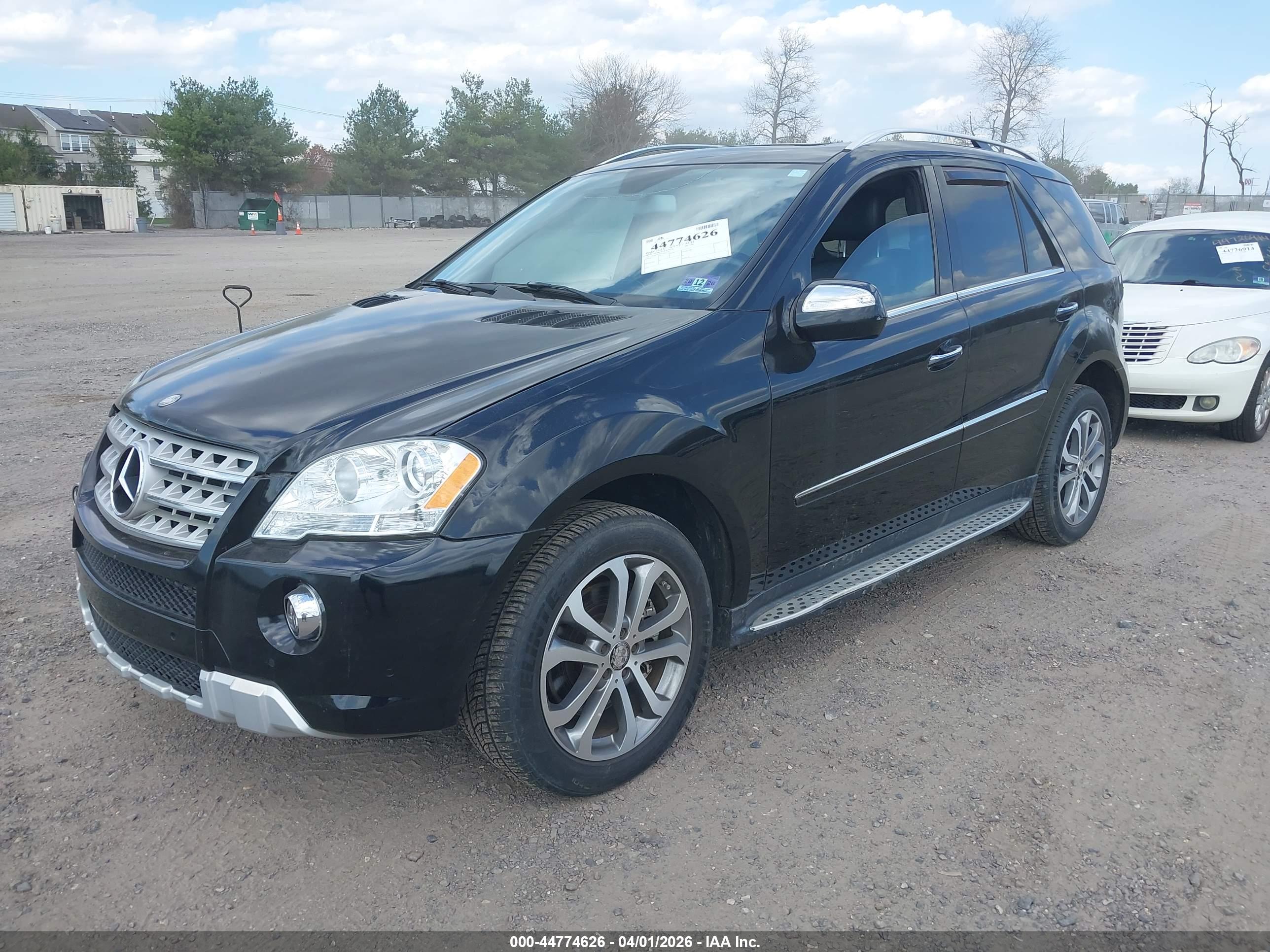 MERCEDES-BENZ ML image 2