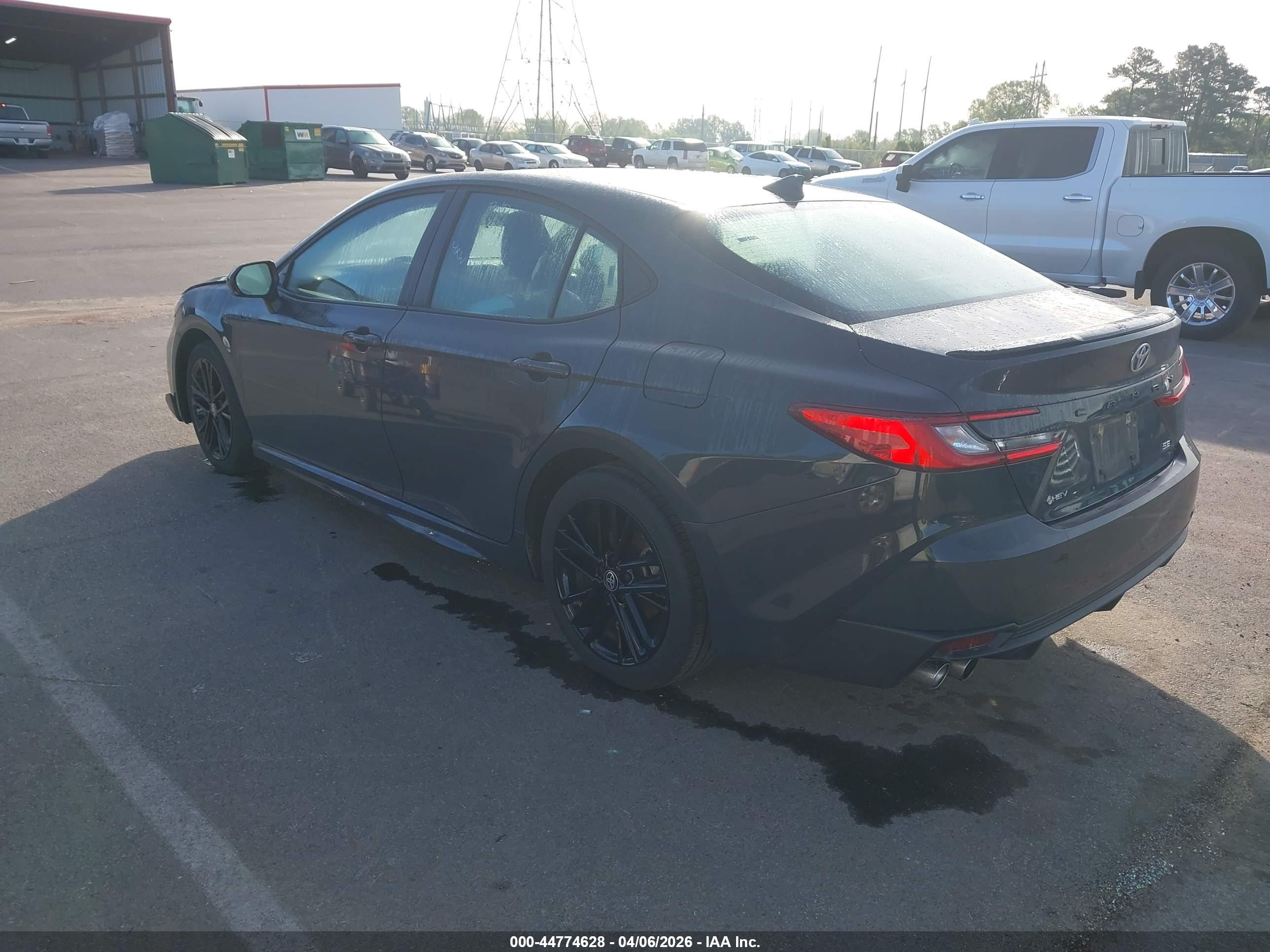 TOYOTA CAMRY image 3
