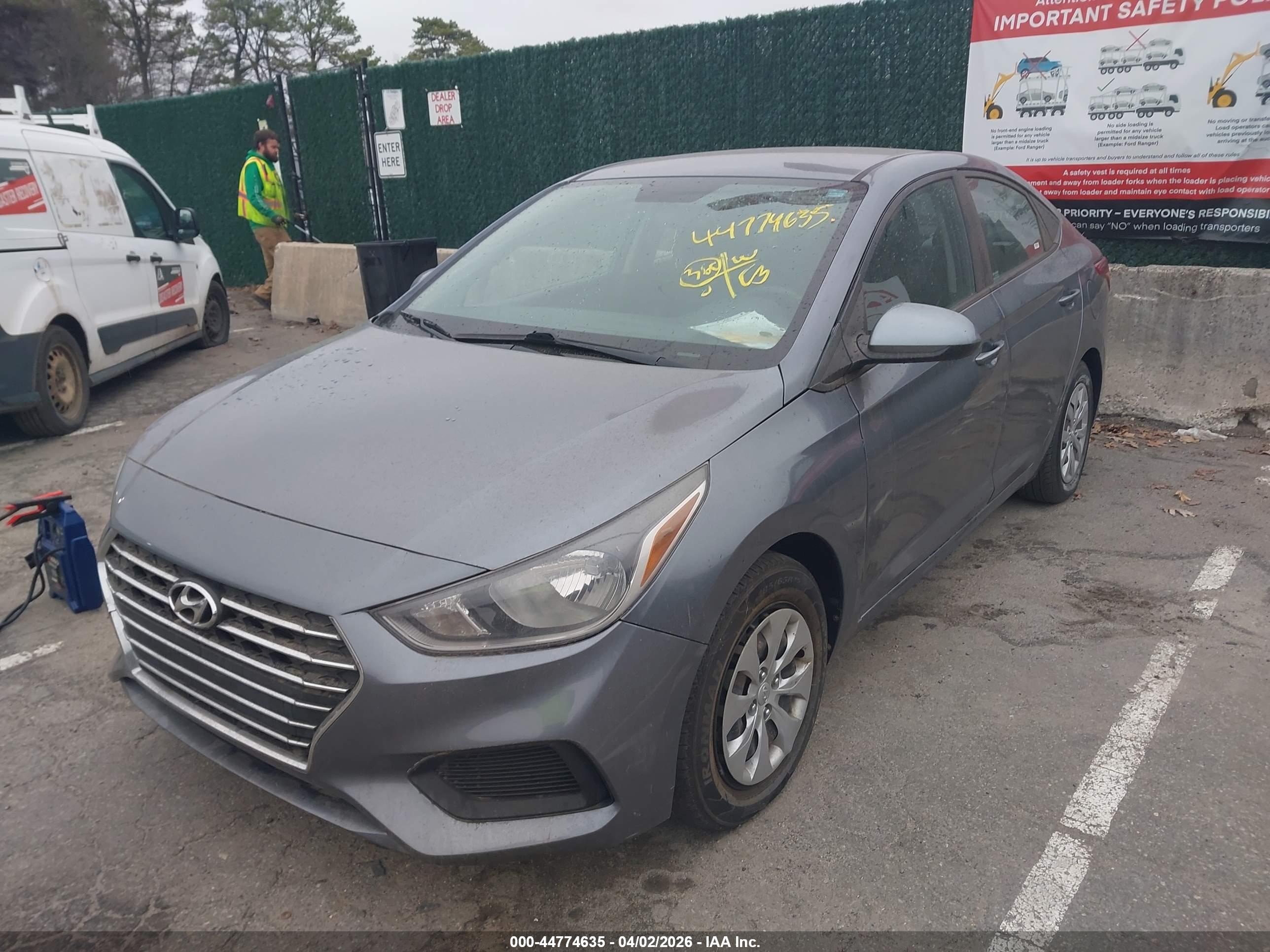 HYUNDAI ACCENT image 2