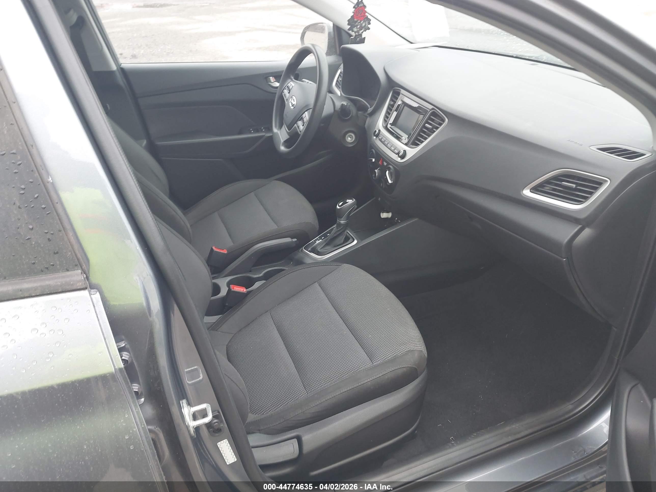 HYUNDAI ACCENT image 5