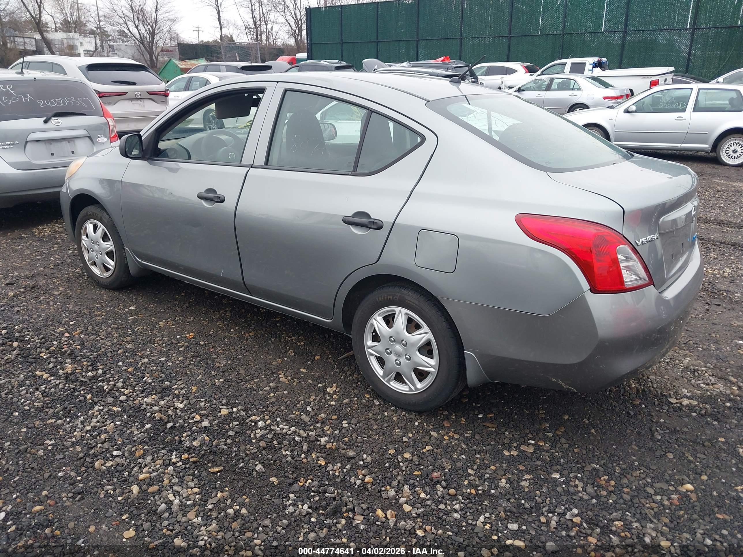 NISSAN VERSA image 3