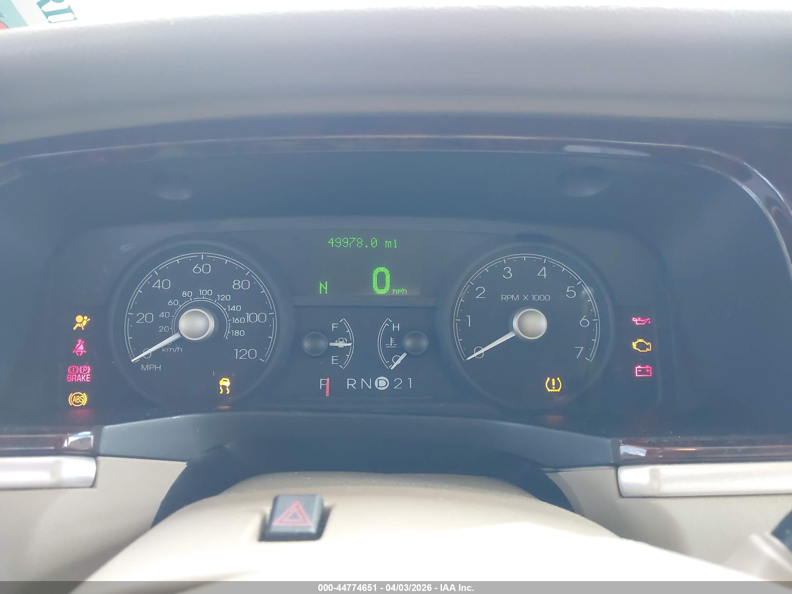 LINCOLN TOWN image 7
