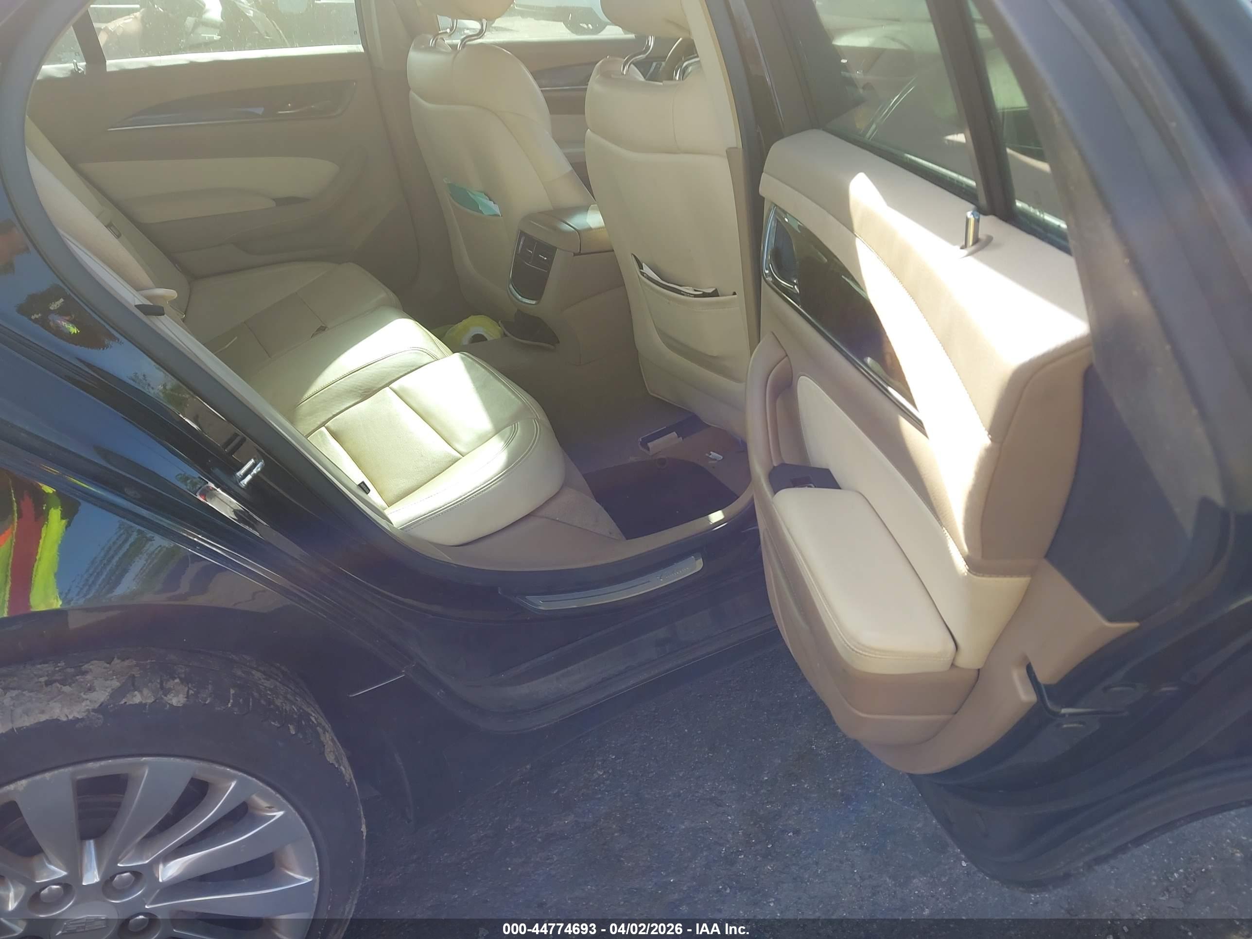 CADILLAC CTS image 8