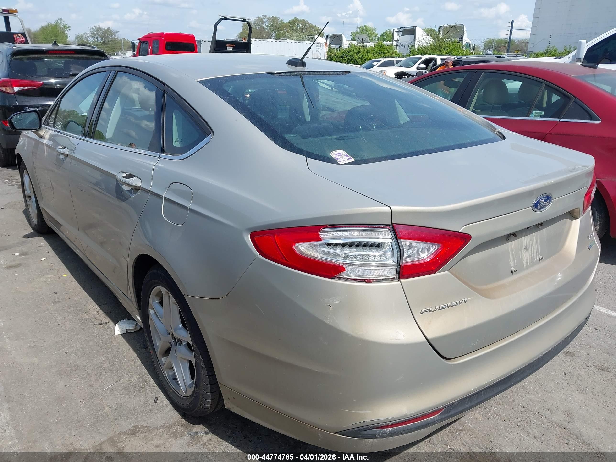 FORD FUSION image 3