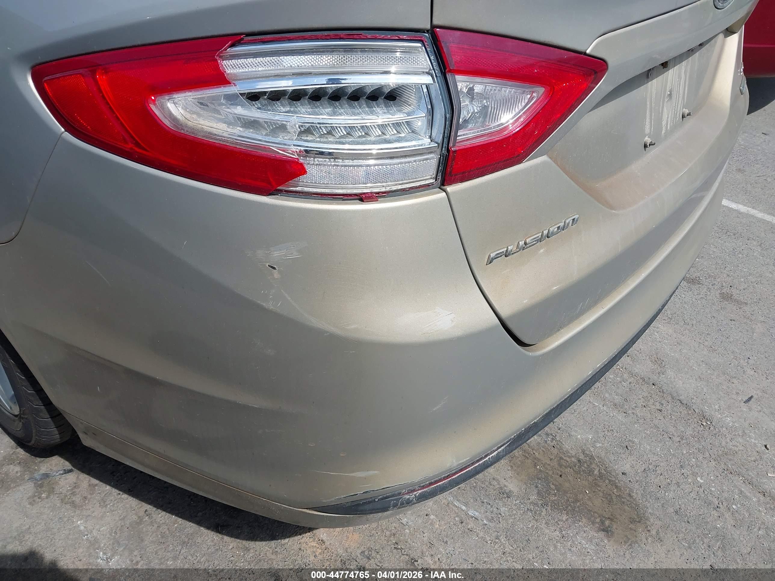FORD FUSION image 6