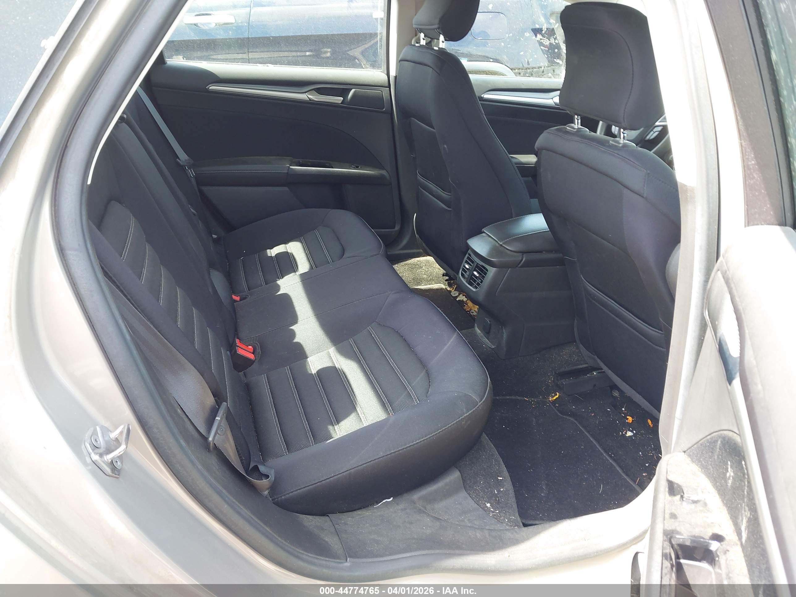 FORD FUSION image 8