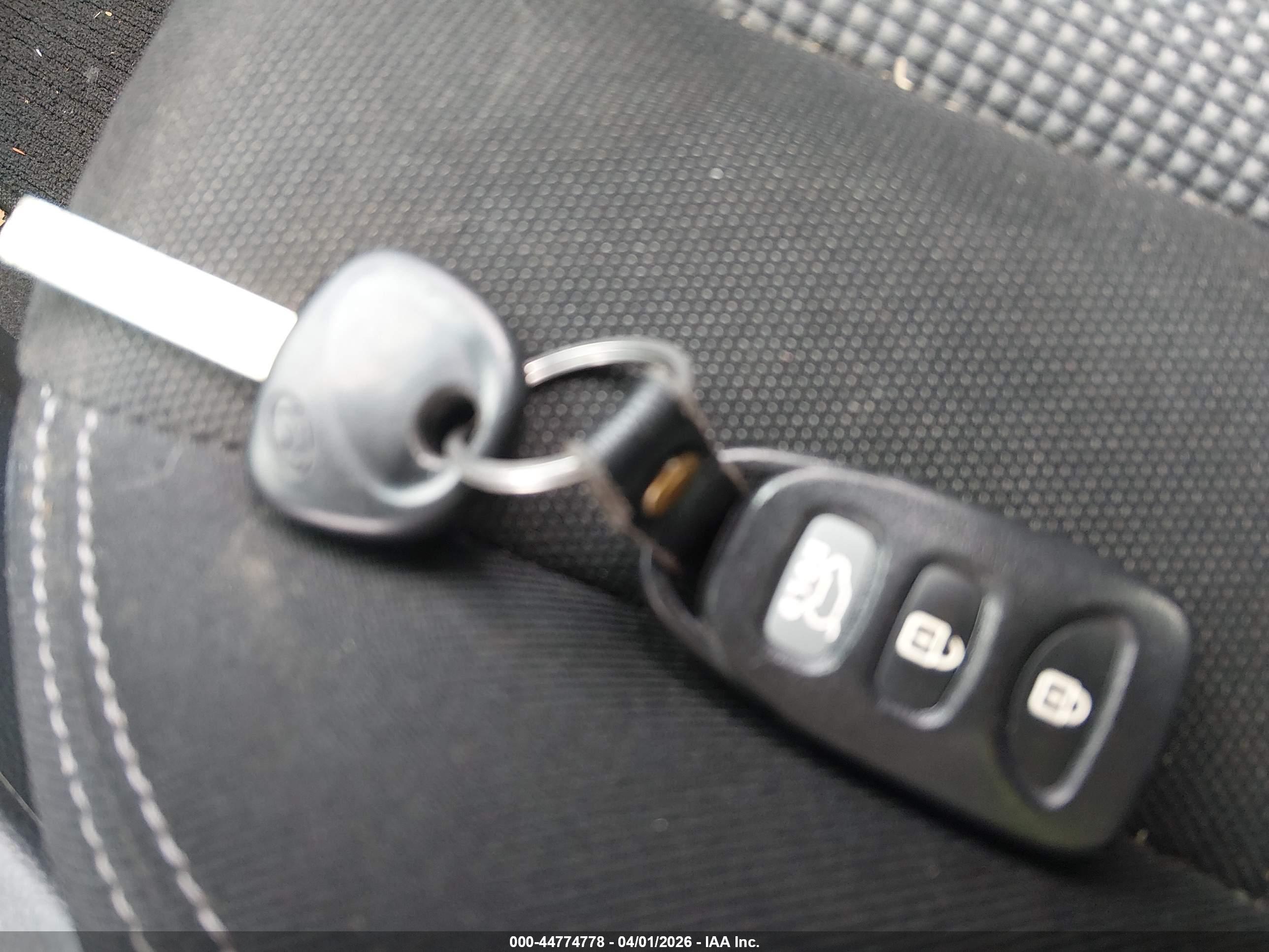 HYUNDAI ELANTRA image 11