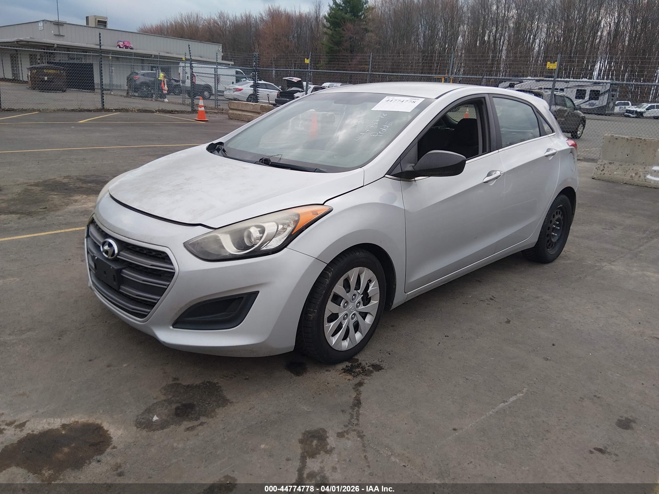 HYUNDAI ELANTRA image 2